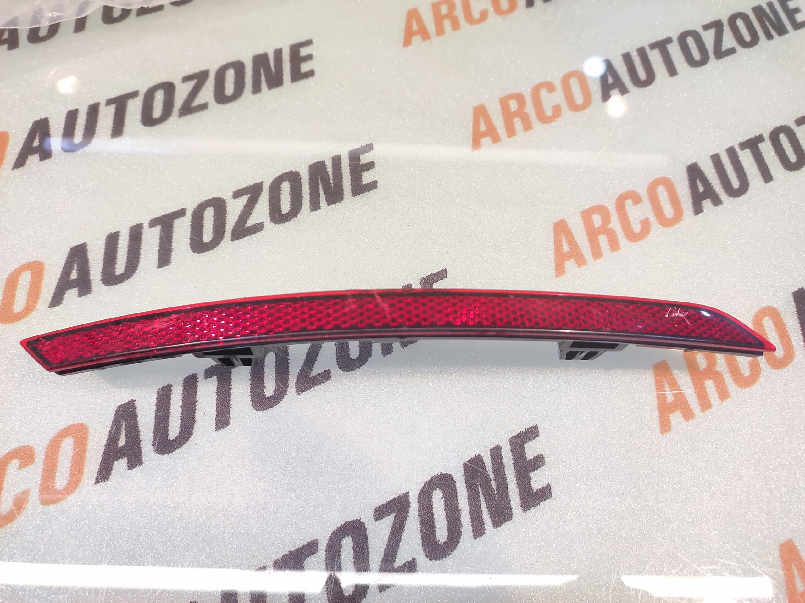 REAR BUMP REFLECTOR VENTO T2 LEFT HIG VW 6RF945105