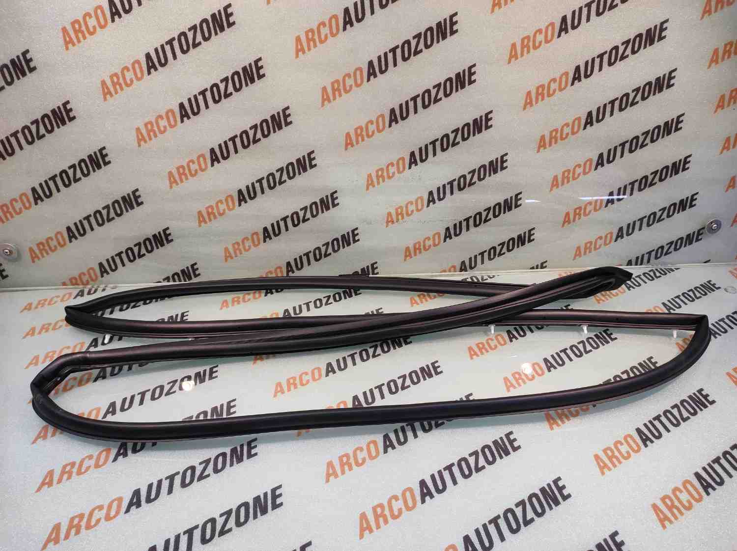DOOR RUBBER VERNA 12 REAR LEFT HYU 831301V000
