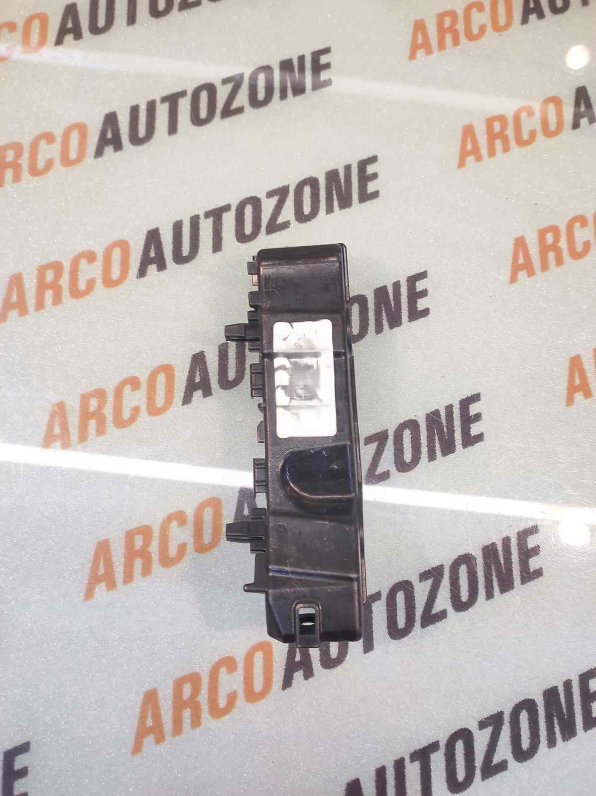 FRONT BUMPER BRACKET I20 20 RIGHT HYU 86552T7000