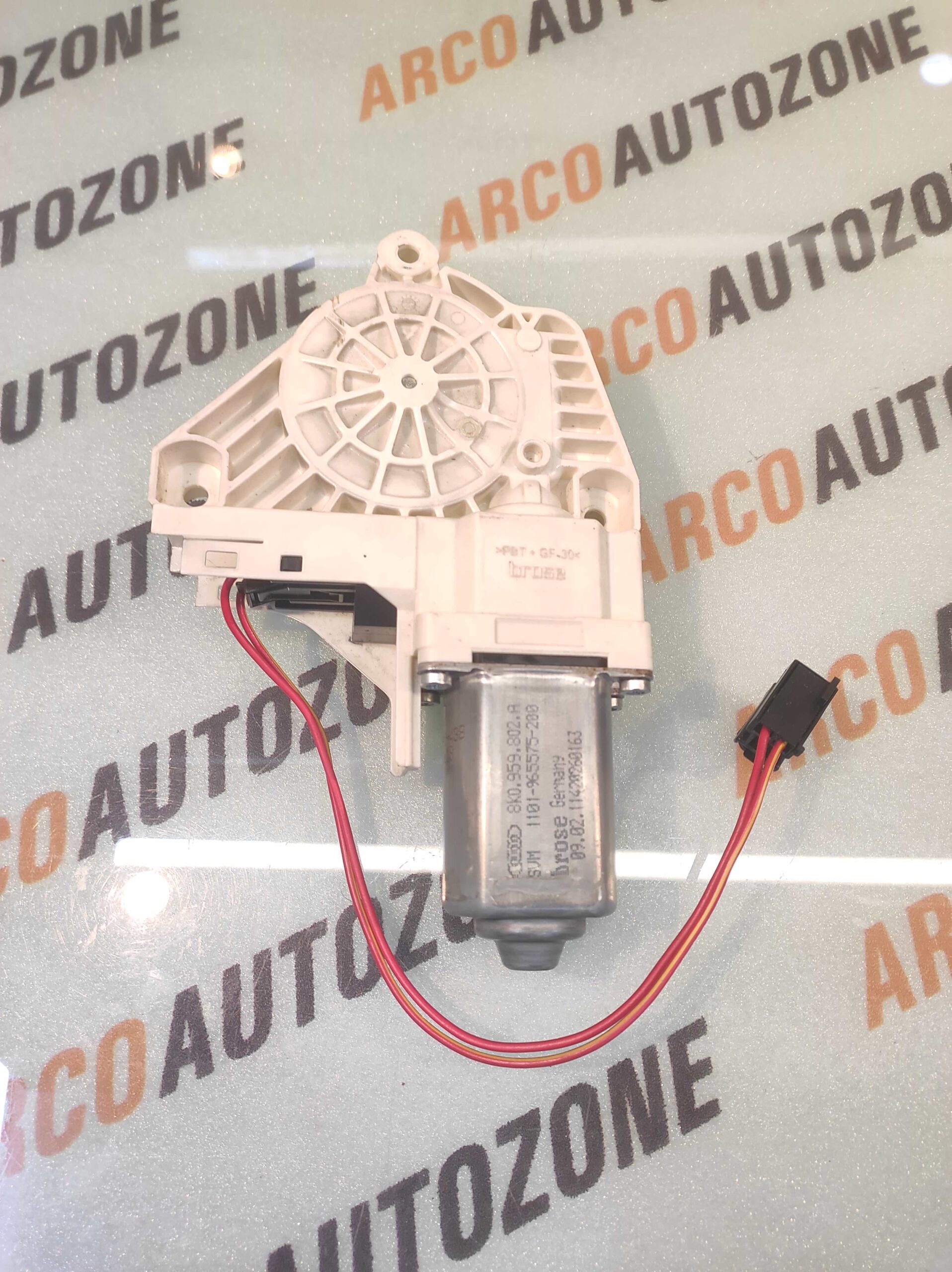 POWER WINDOW MOTOR SUPERB NEW FRONT RIGHT WITH HARNESS USED SKODA 966934200
