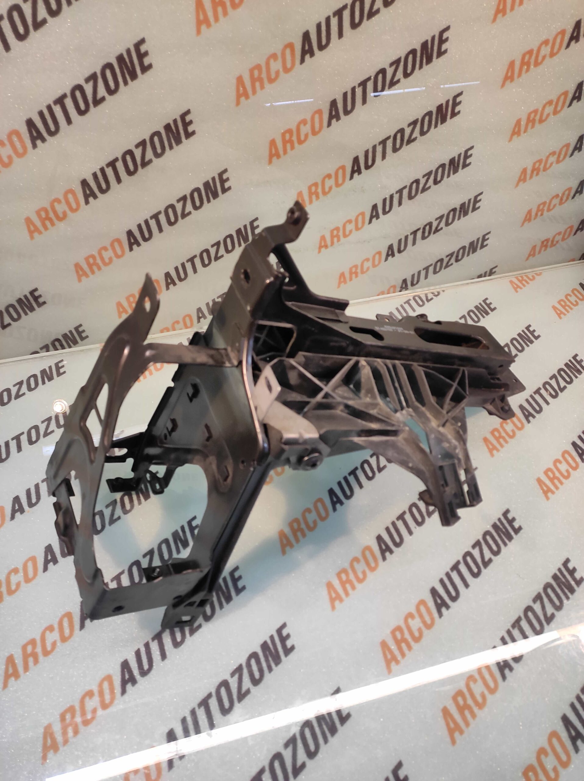 HEAD LAMP BRACKET RIGHT BMW F10 F30 5 SERIES USED BMW 5164720079307