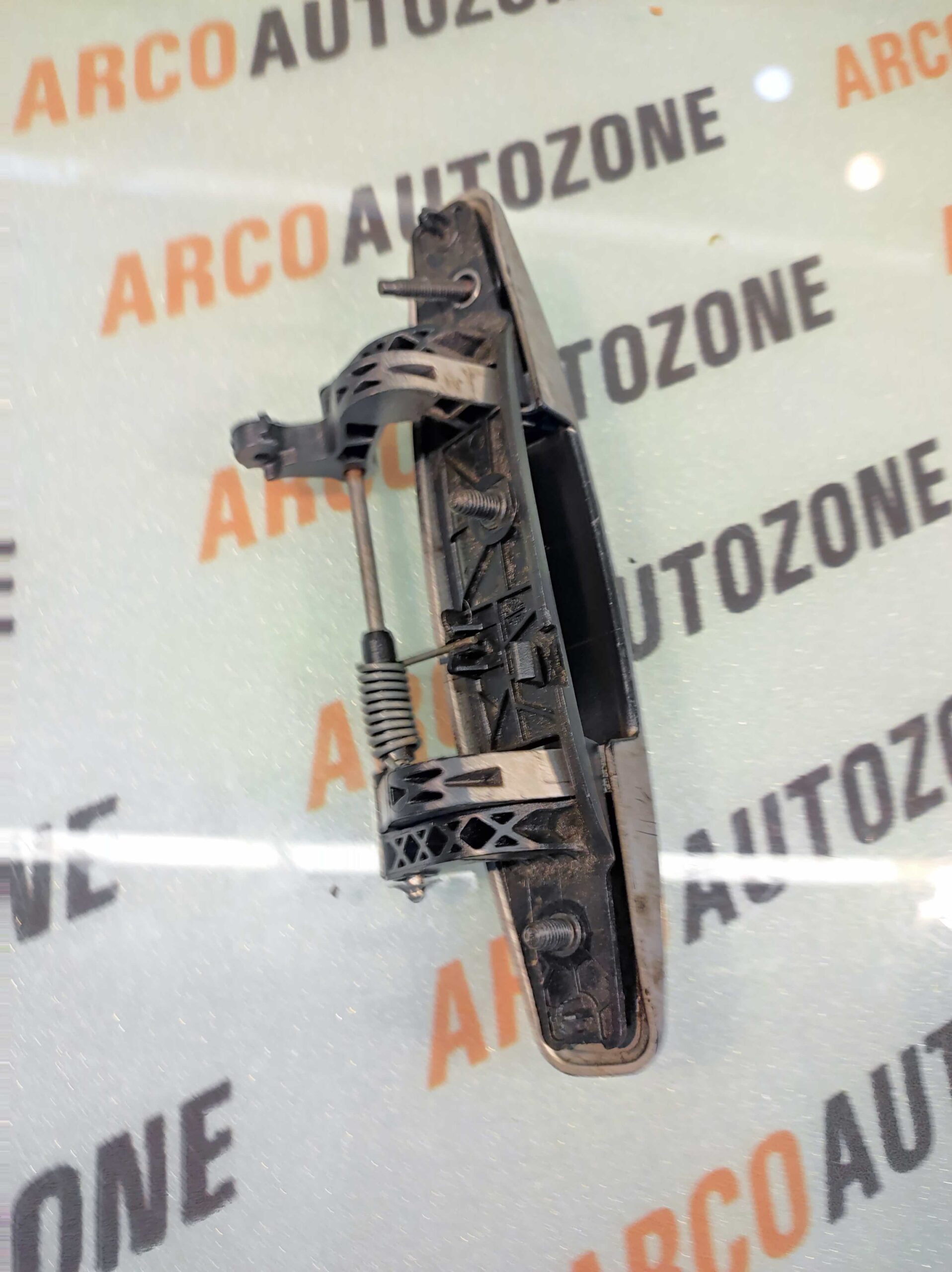 OUTER HANDLE DUSTER TERRANO RIGHT USED