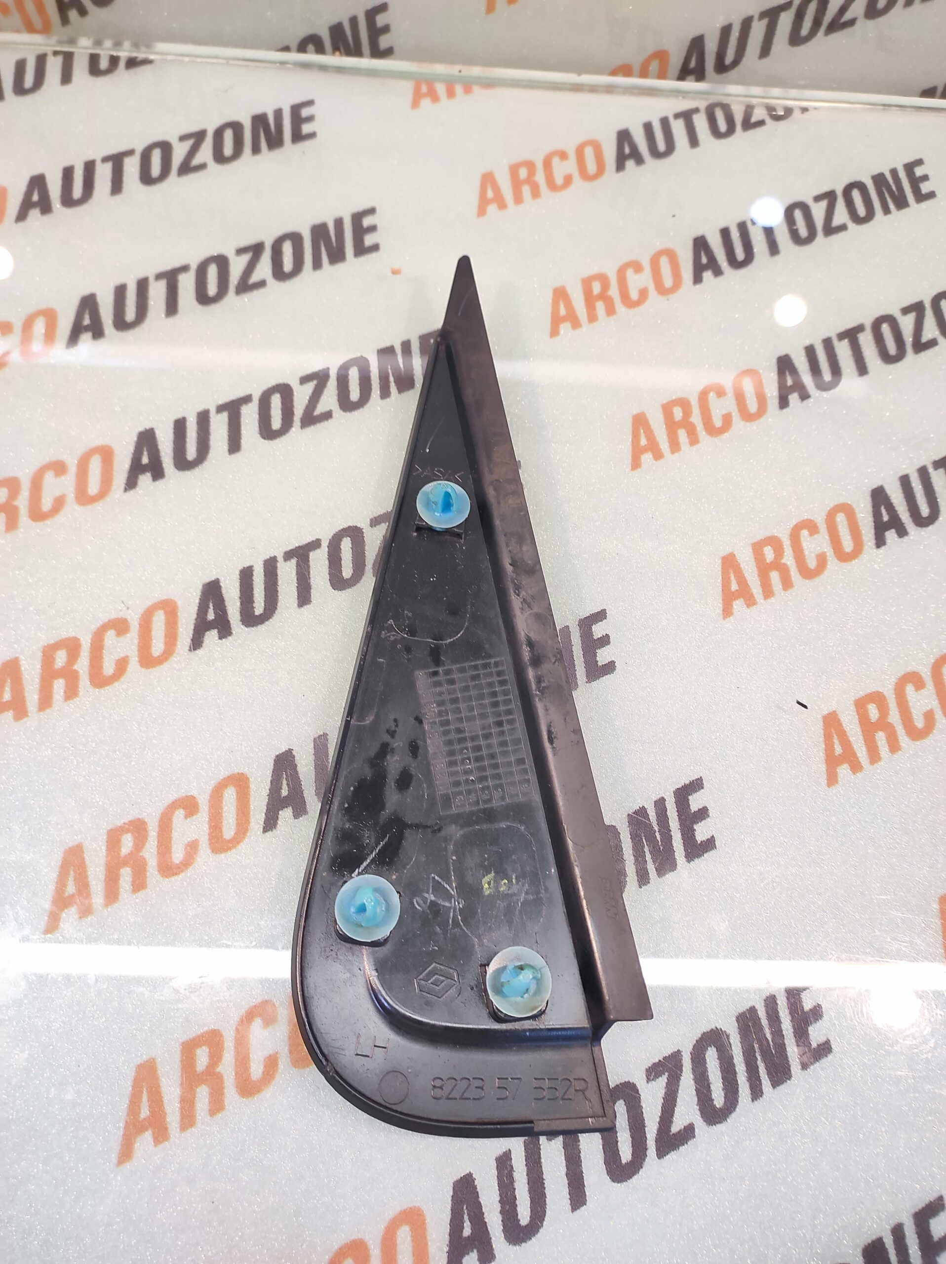 QUARTER SESH DUSTER T1 REAR LEFT RENAULT 822357552R