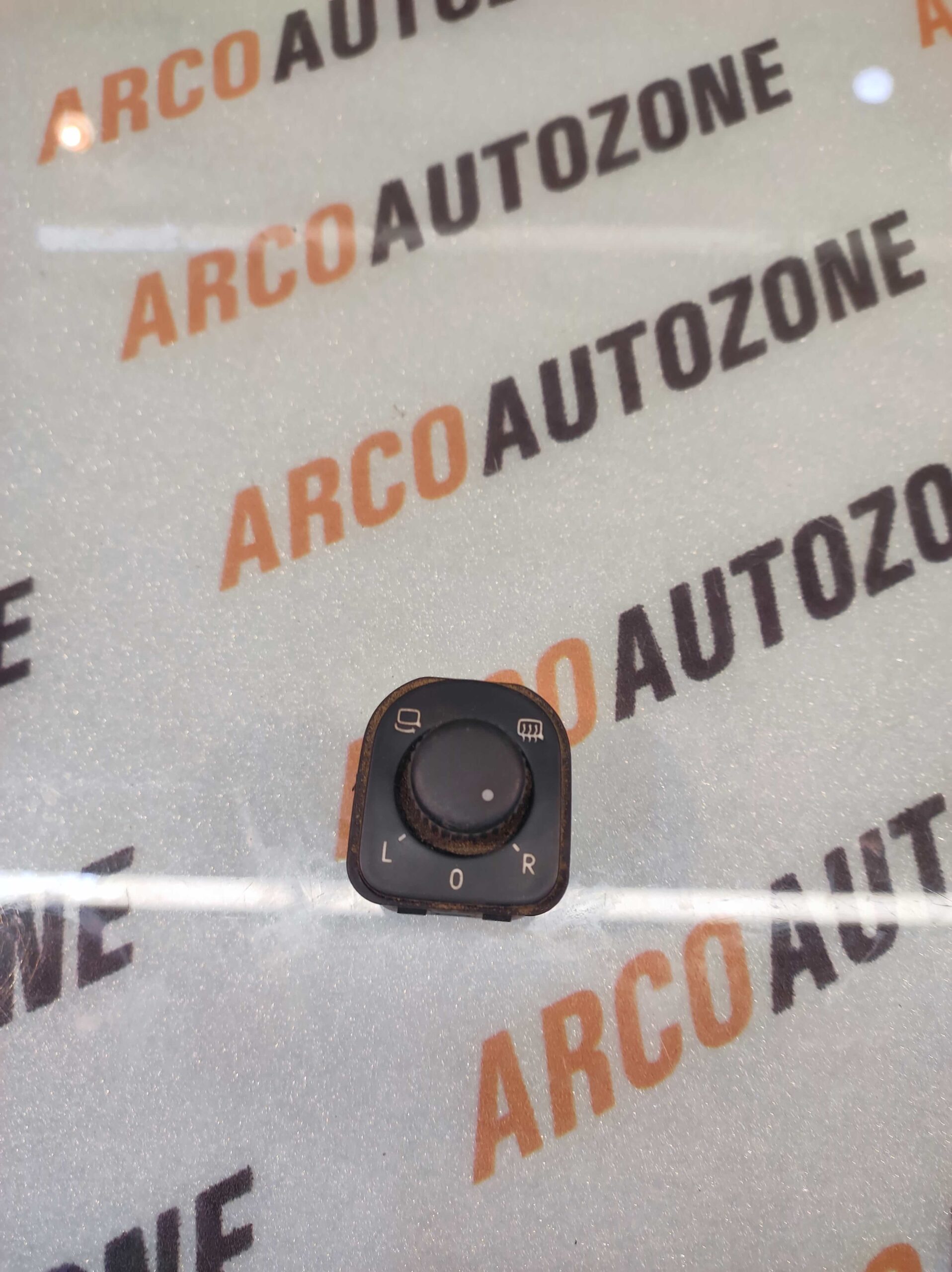 ORVM SIDE MIRROR SWITCH SUPERB NEW 6 PIN USED SKODA 3T0959565A