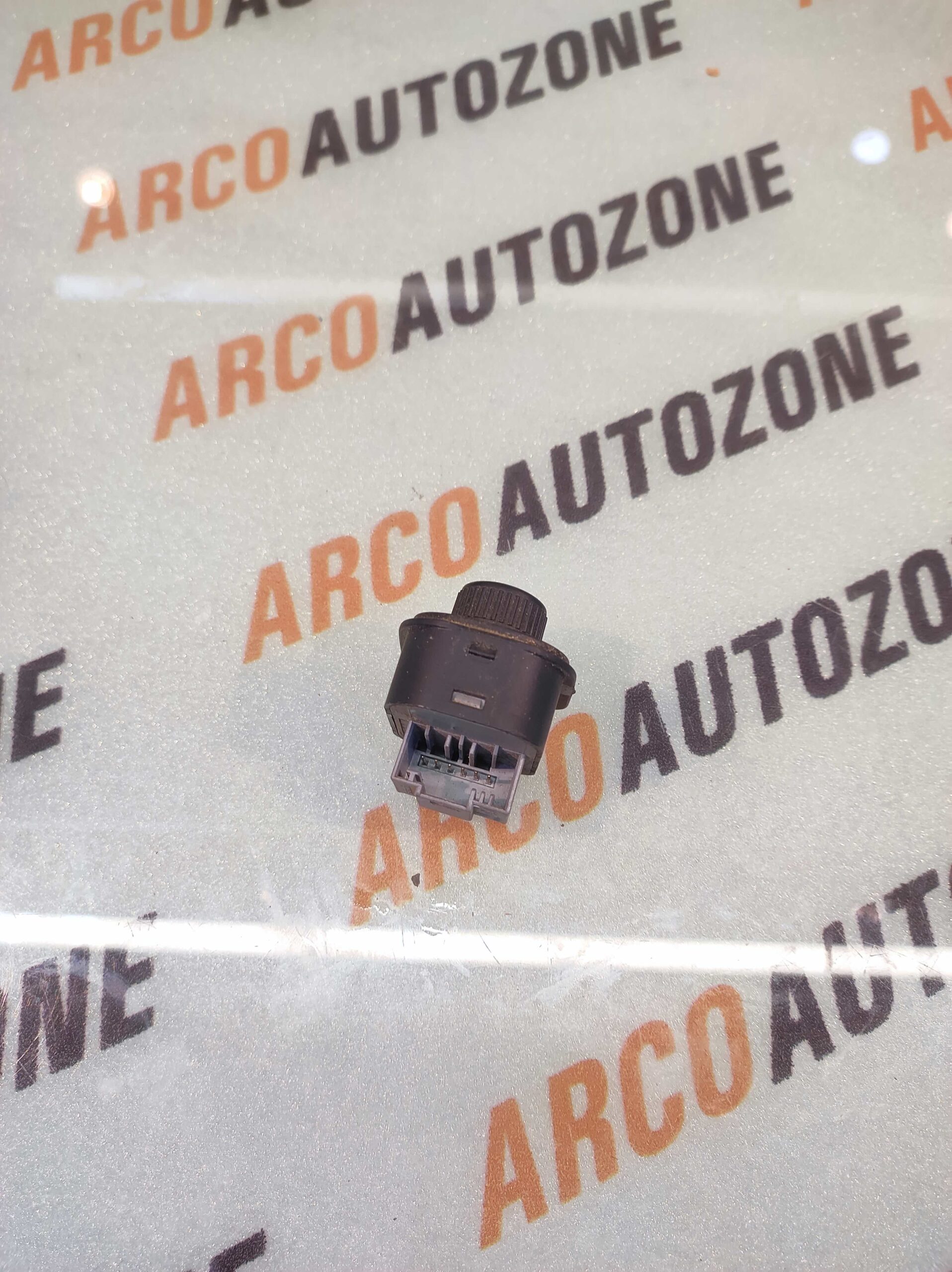 ORVM SIDE MIRROR SWITCH SUPERB NEW 6 PIN USED SKODA 3T0959565A