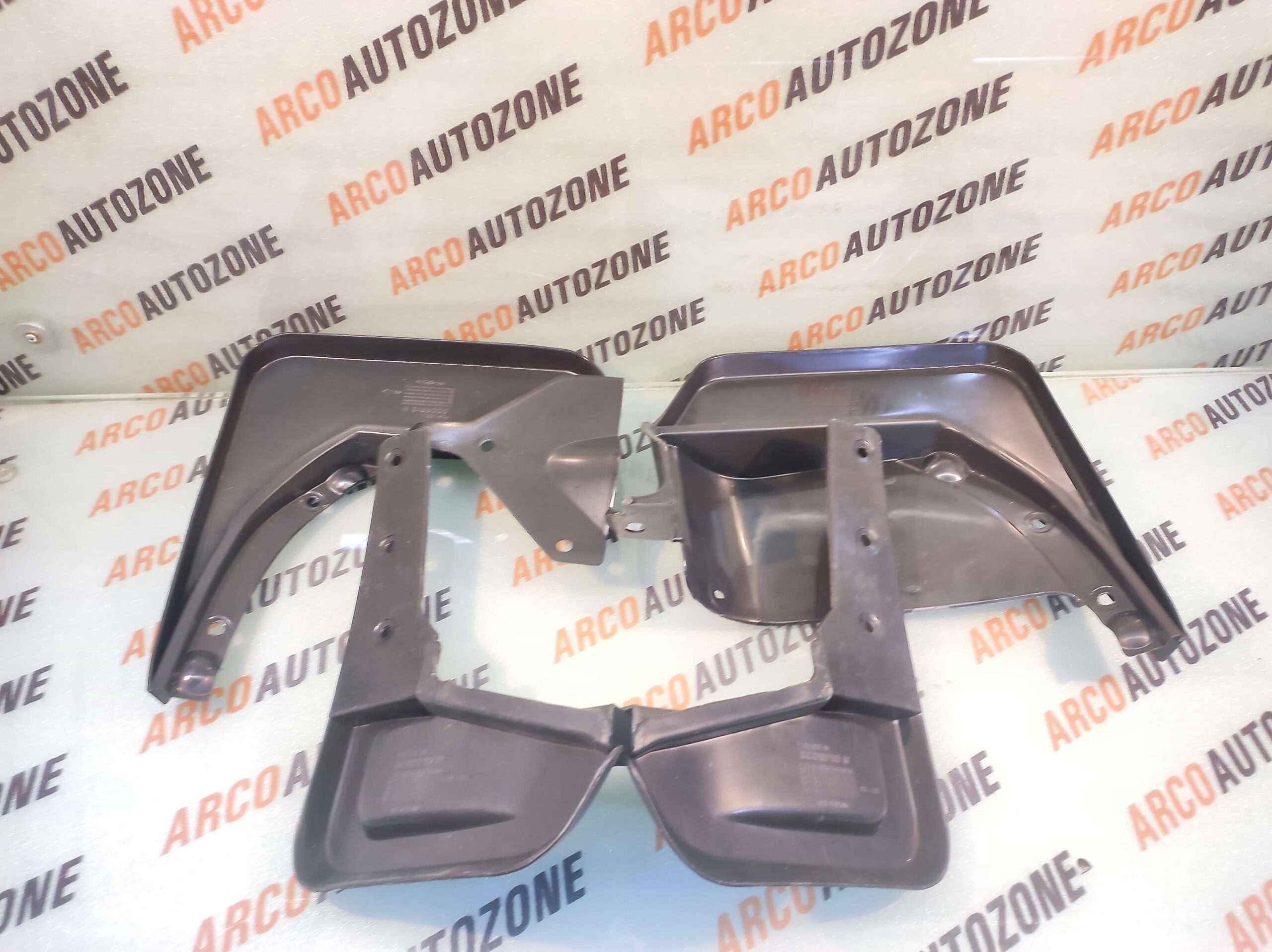 MUD FLAP SCORPION N PAG PBMF360