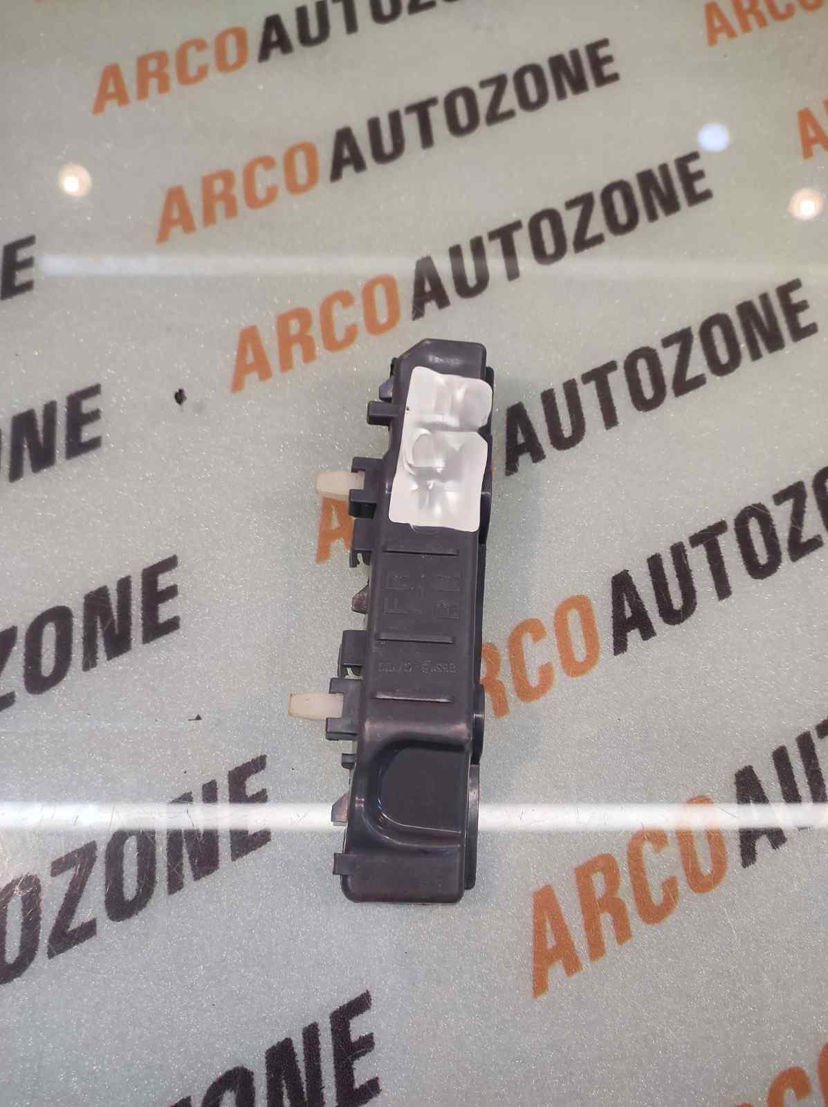 FRONT BUMPER BRACKET ACTIVE RIGHT HYU 86514C7700