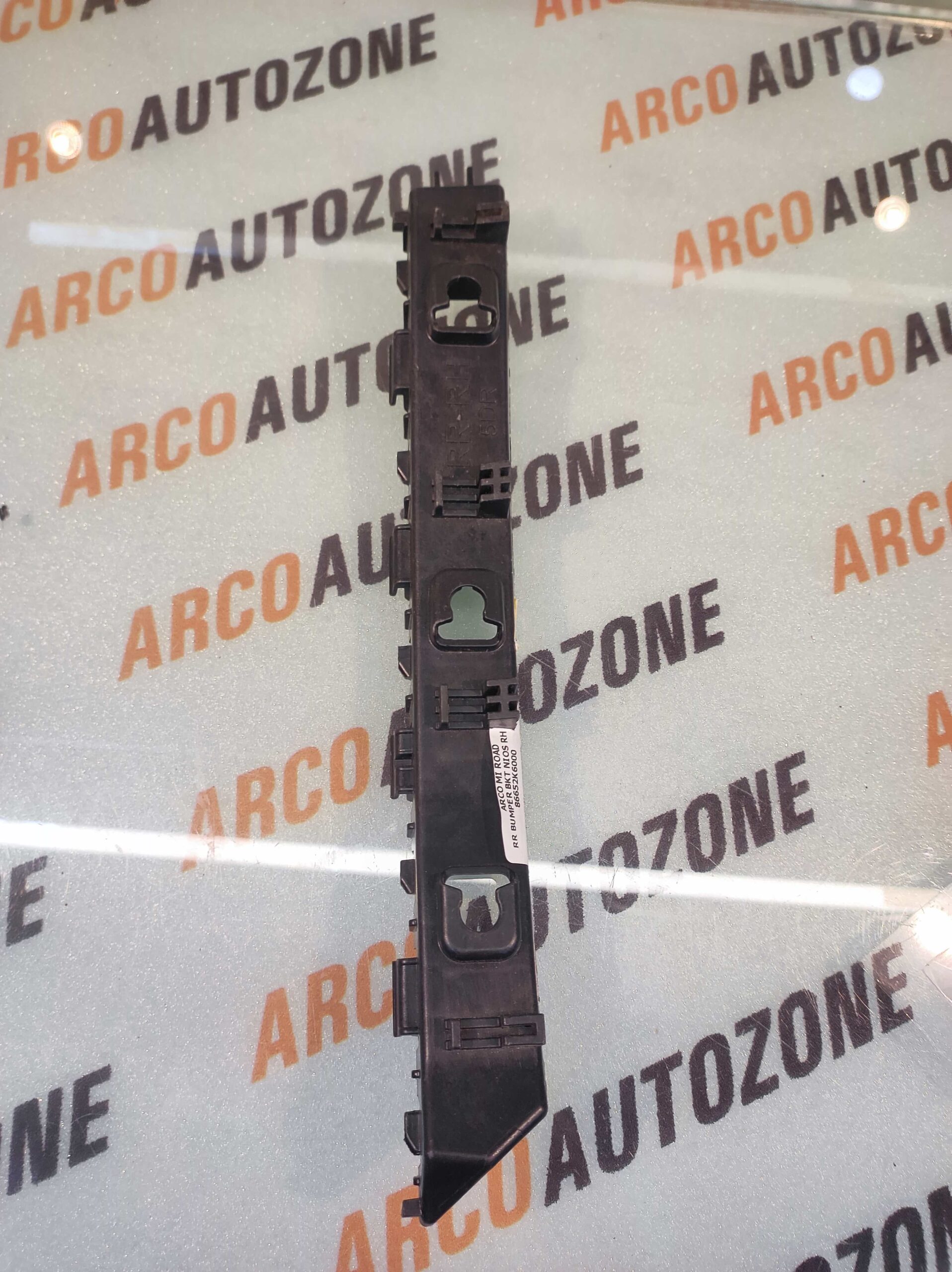 REAR BUMPER BRACKET NIOS RIGHT HYU 86652K6000