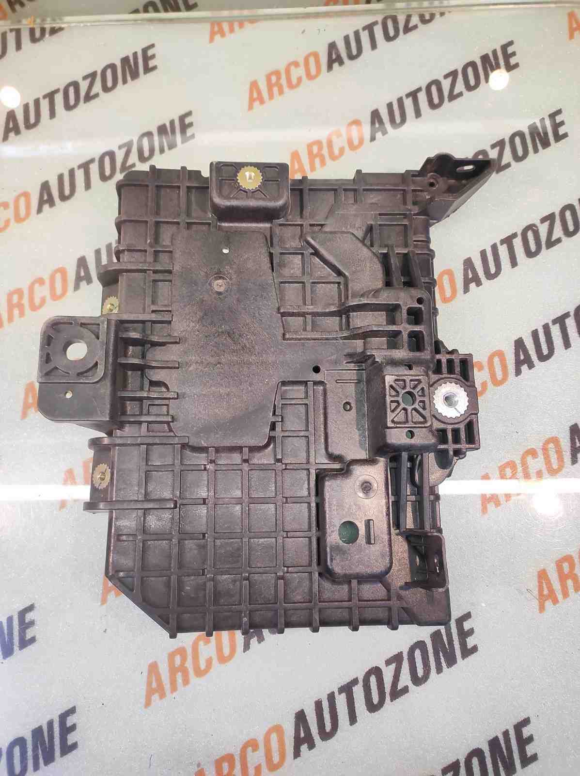 BATTERY TRAY VERNA 18 HYU 37150H6200