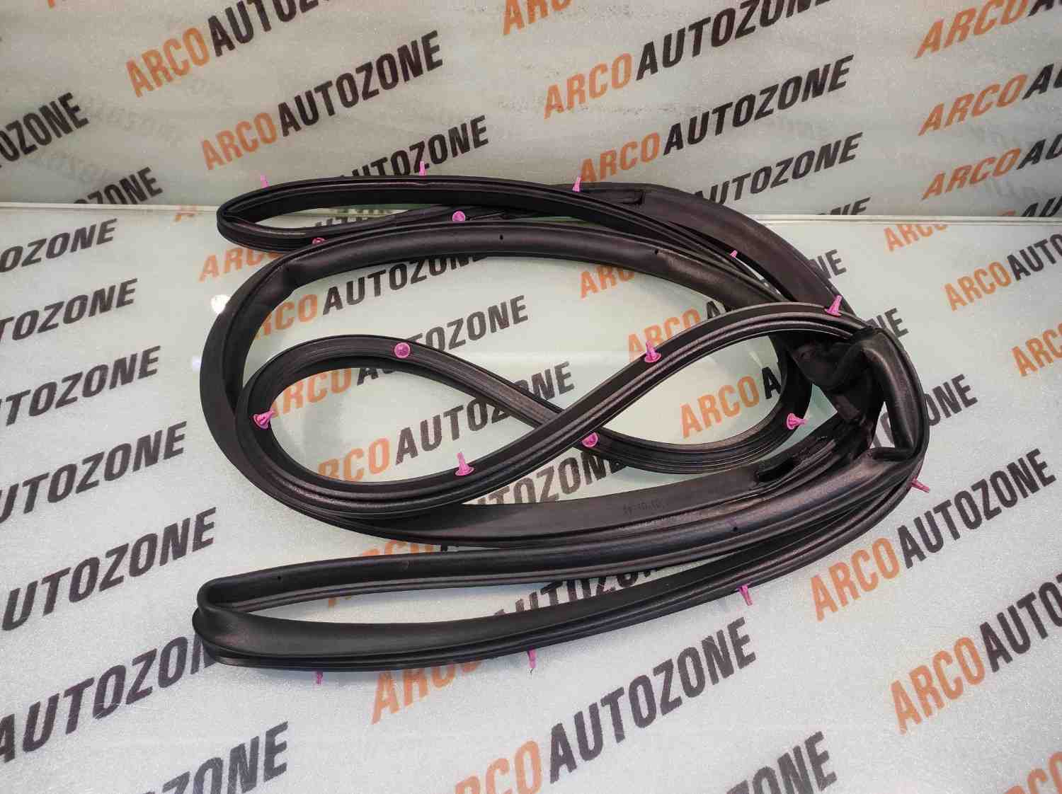 DOOR RUBBER INNOVA FRONT LEFT METZ 678620K04000