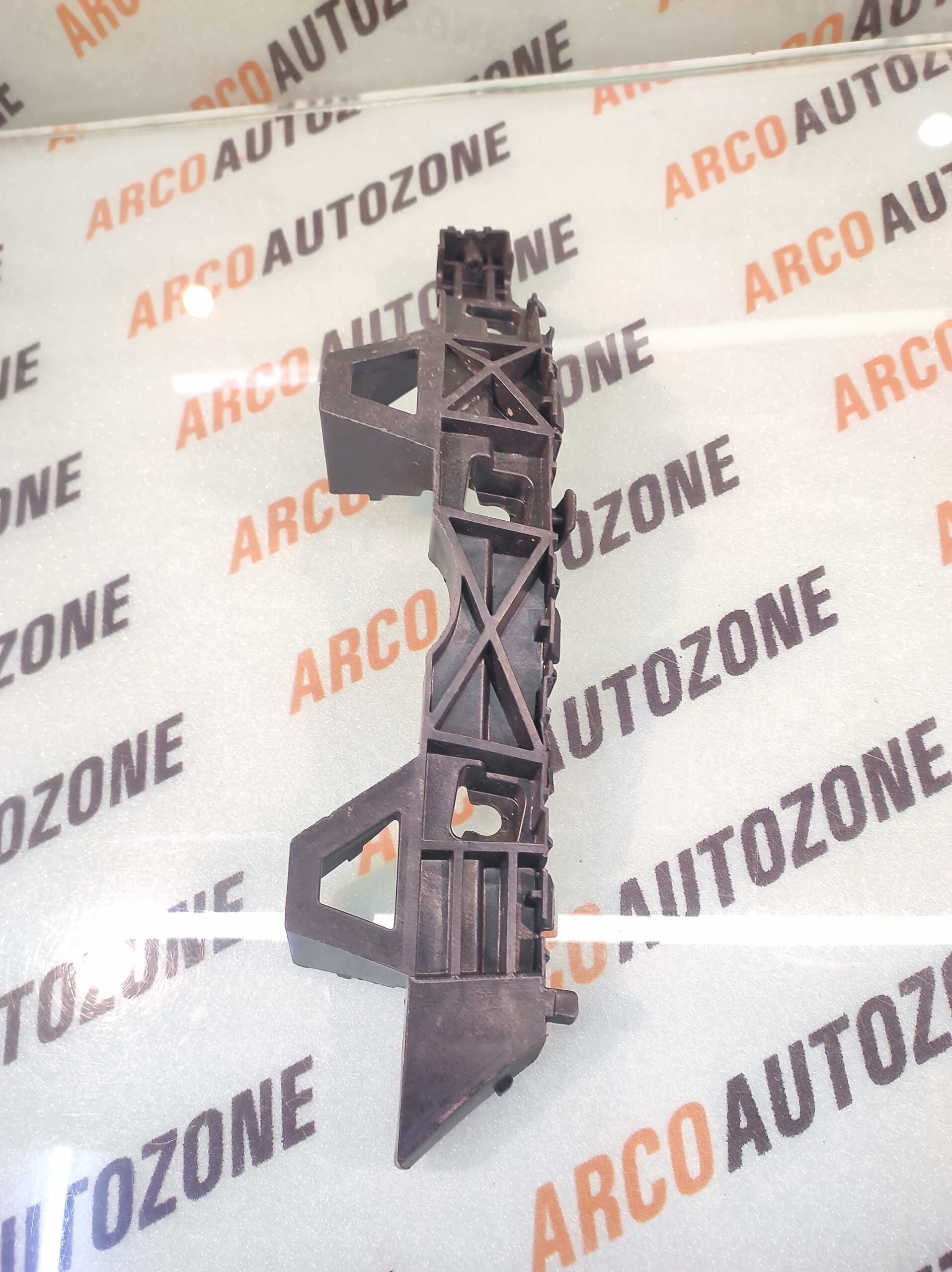 REAR BUMPER BRACKET VENUE LEFT HYU 86651K3000