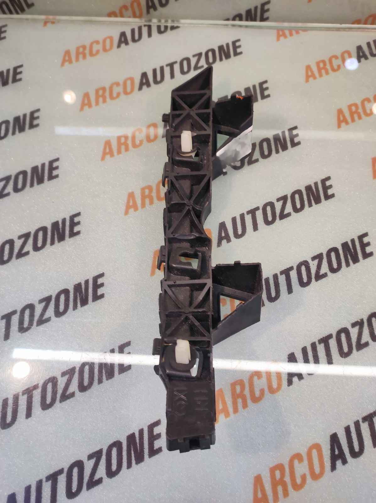 REAR BUMPER BRACKET VENUE RIGHT HYU 86652K3000