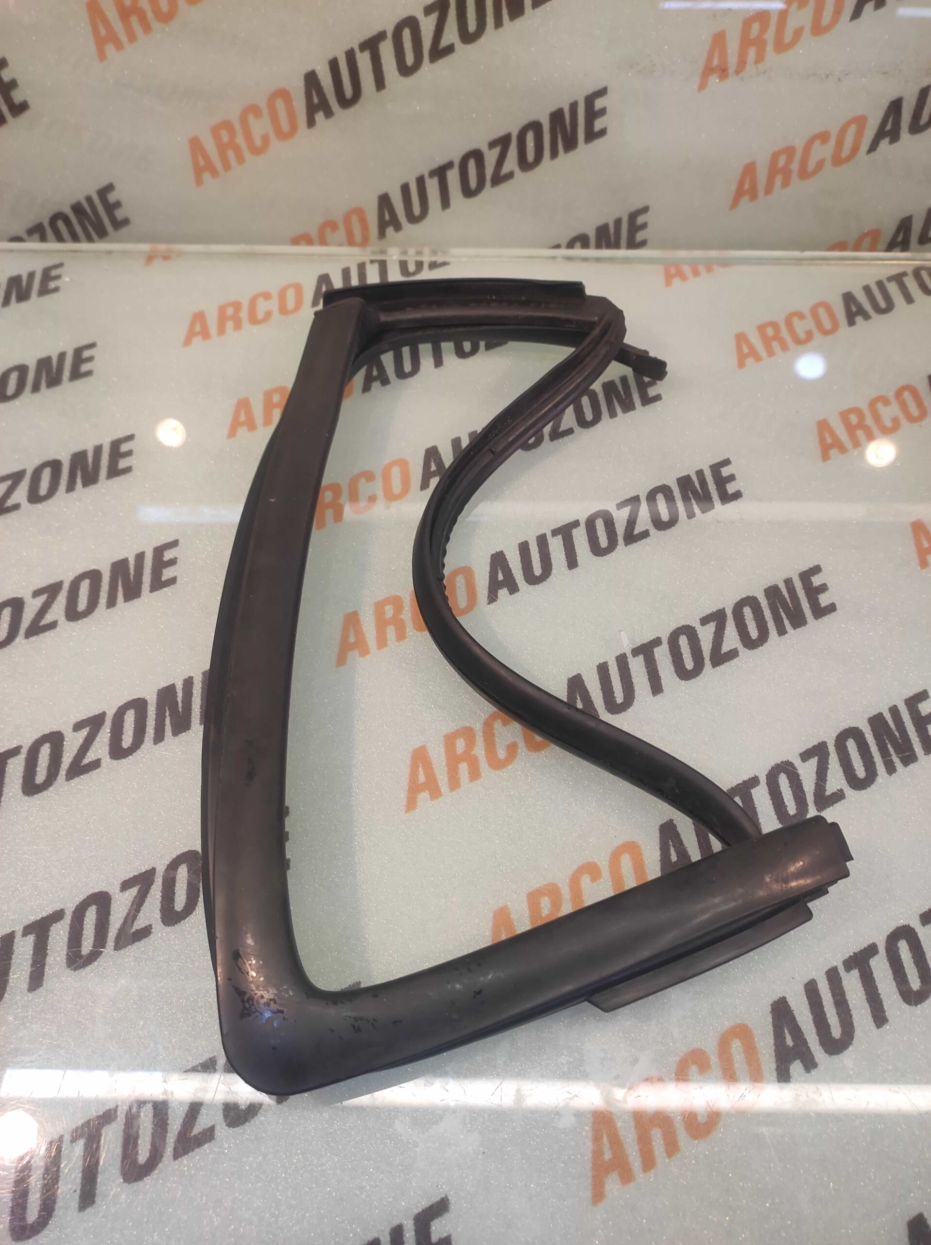 QUARTER RUBBER SWIFT 2005 RIGHT IND 8466575J00