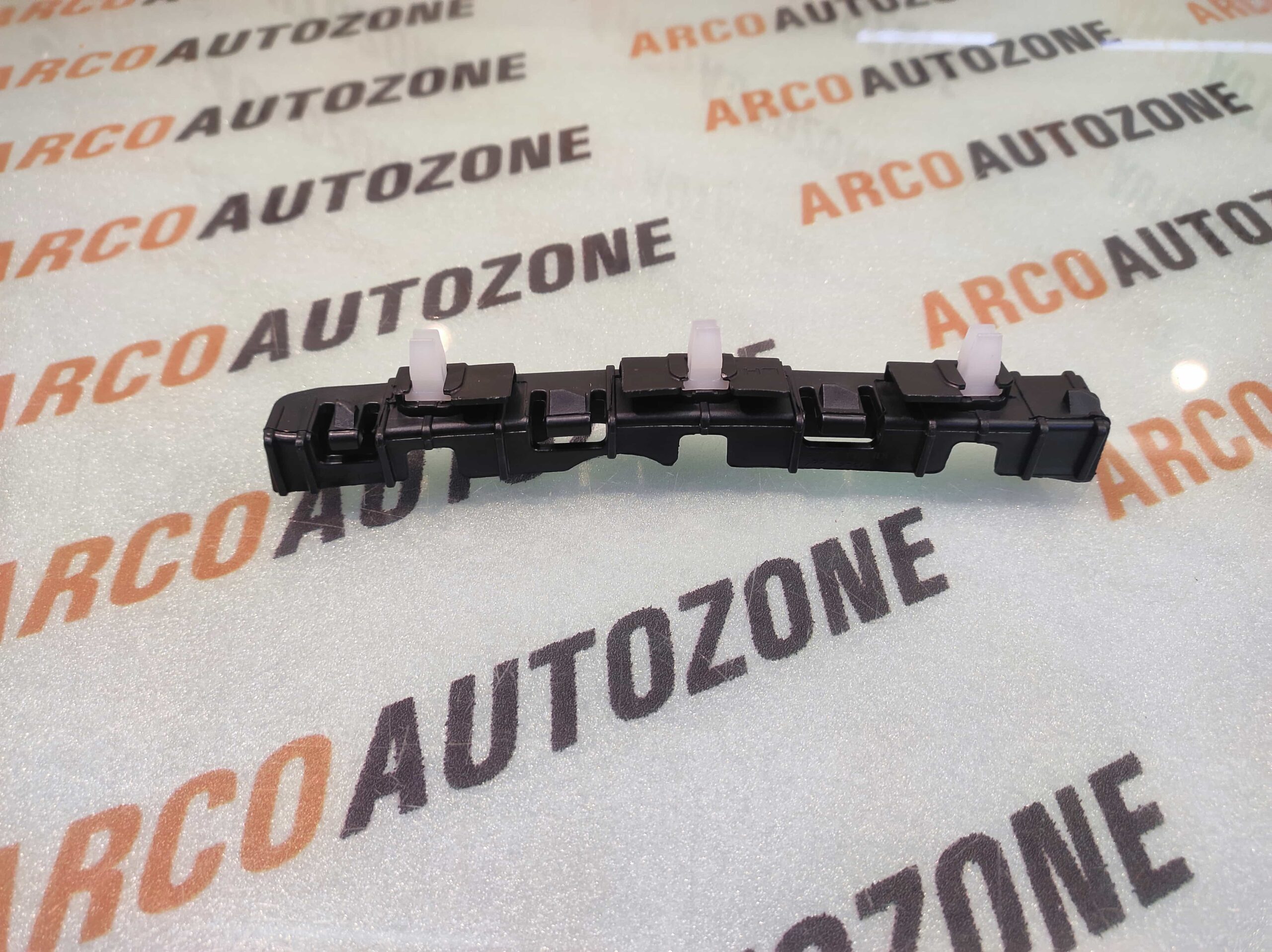 FRONT BUMPER BRACKET I20 T2 LEFT HYU 865131J500