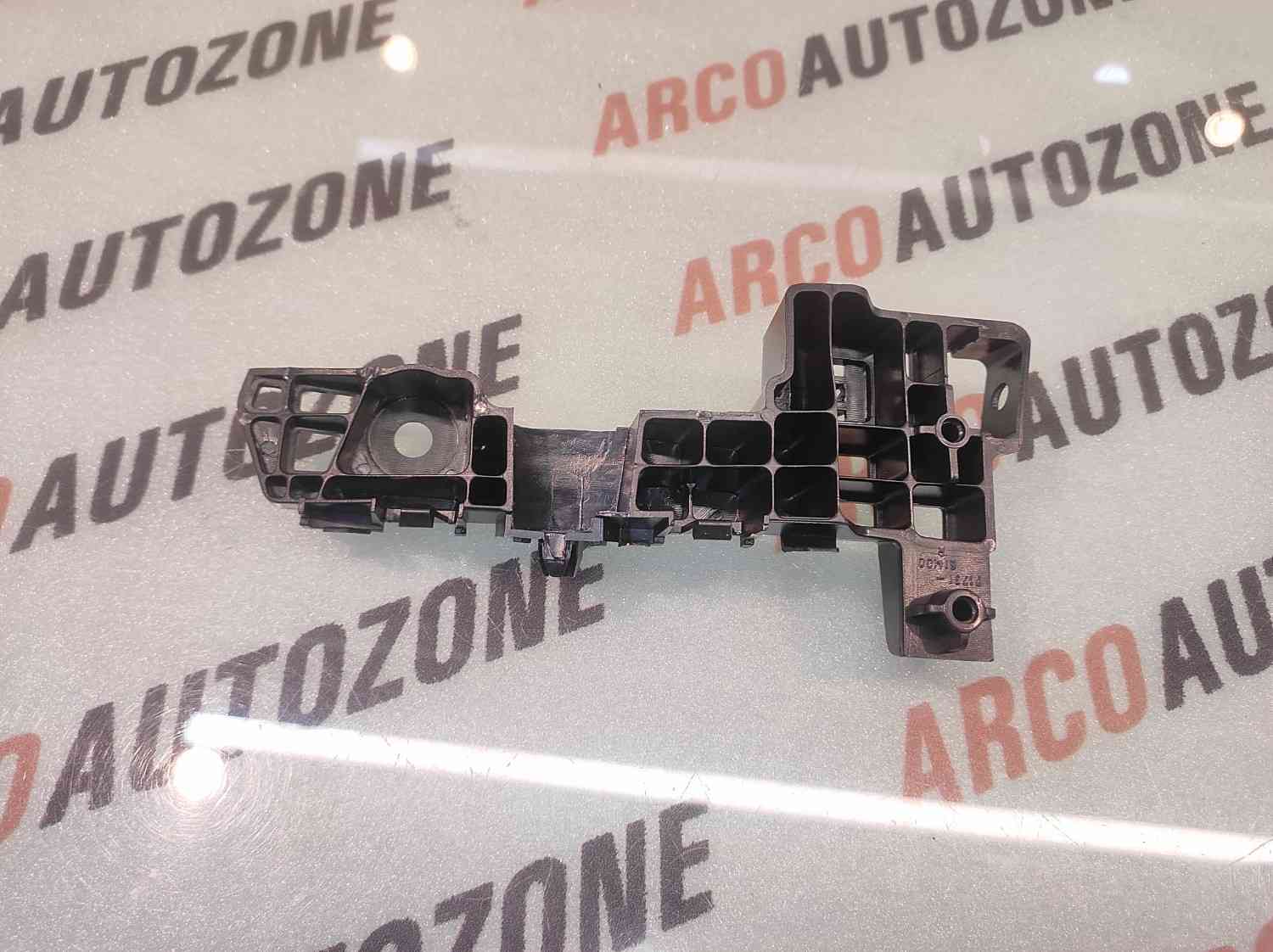 FRONT BUMPER BRACKET SCROSS RIGHT MGP 71731M61M00