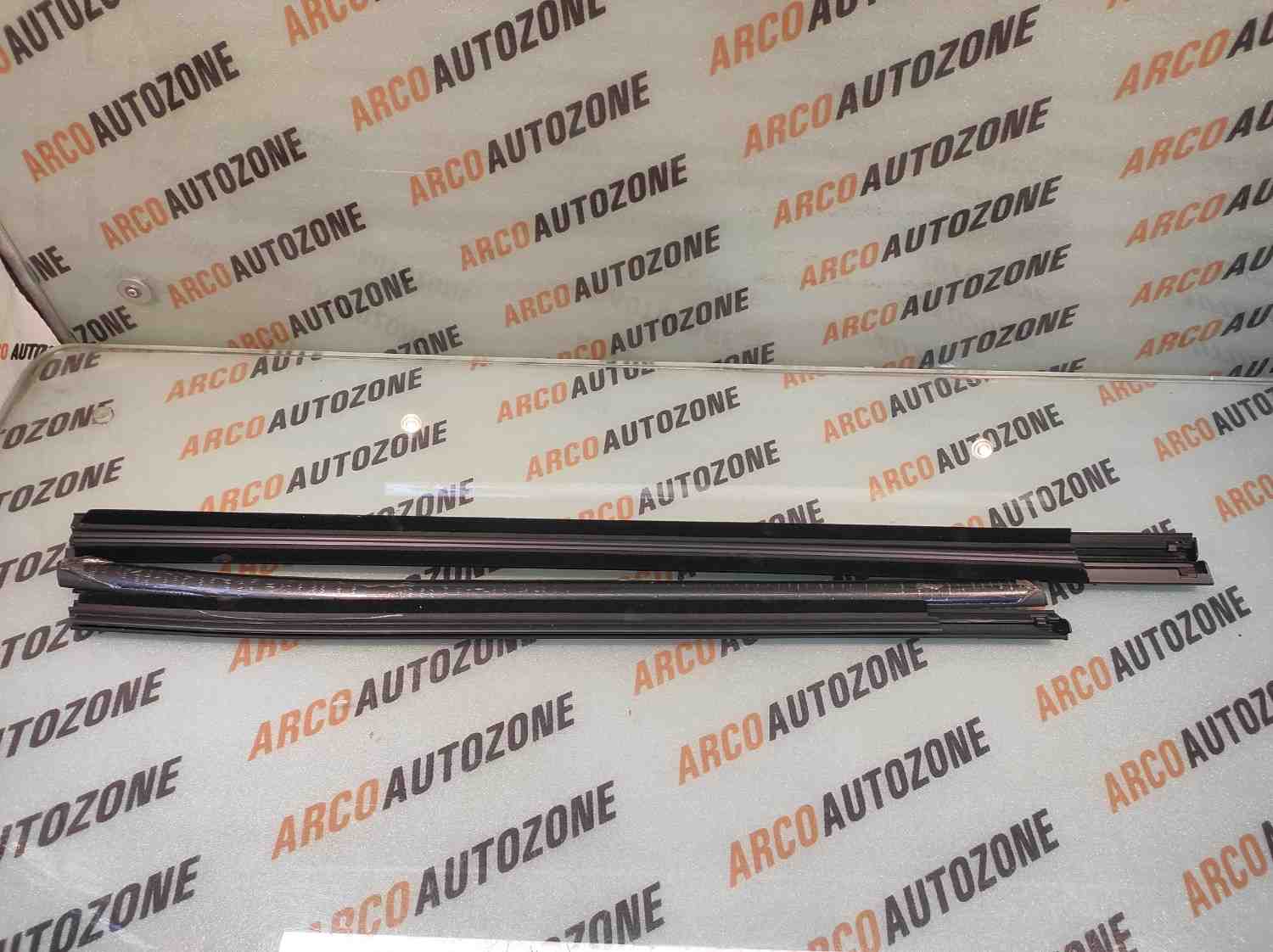 BODY OUTER WEATHERSTRIP OUTER GARNISH KWID