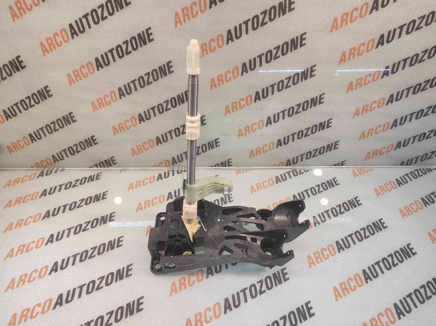 GEAR LEVER ASSY RENAULT KWID 341047118R
