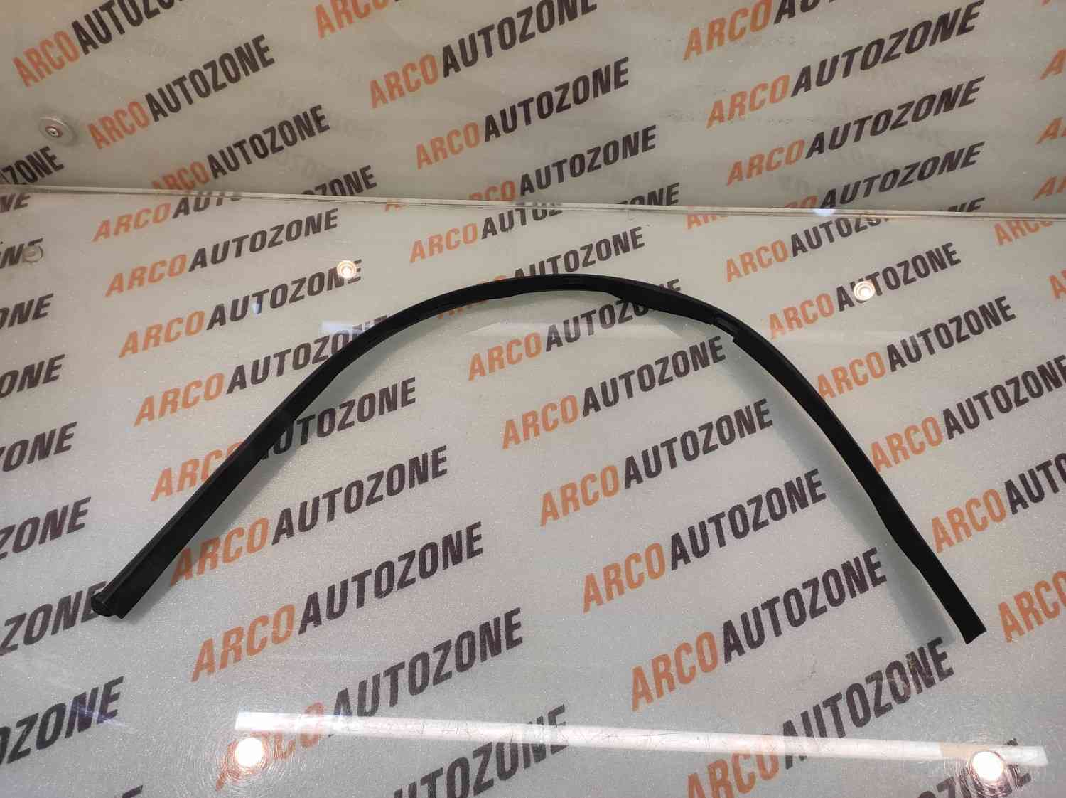 REAR WINDSHIELD MOULD I10 2007 TO 14 HYU 832410X000