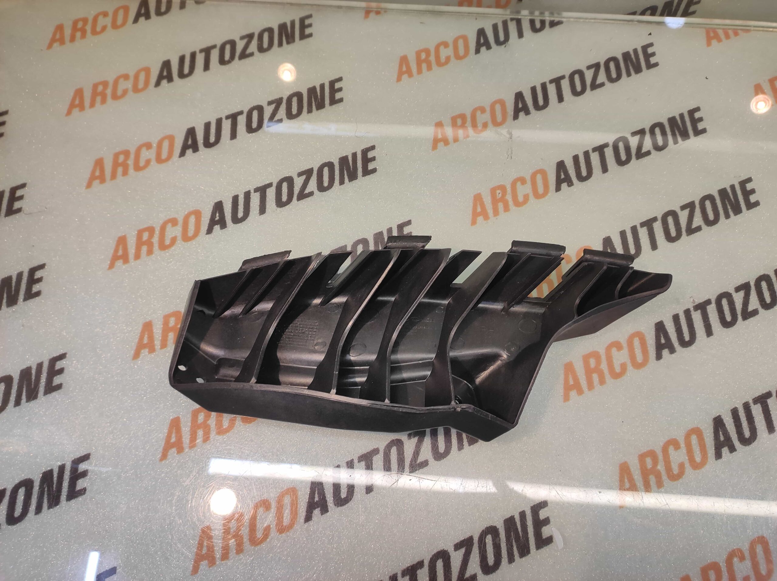 HEAD LIGHT BRACKET I20 T1 RIGHT HYU 865521J000