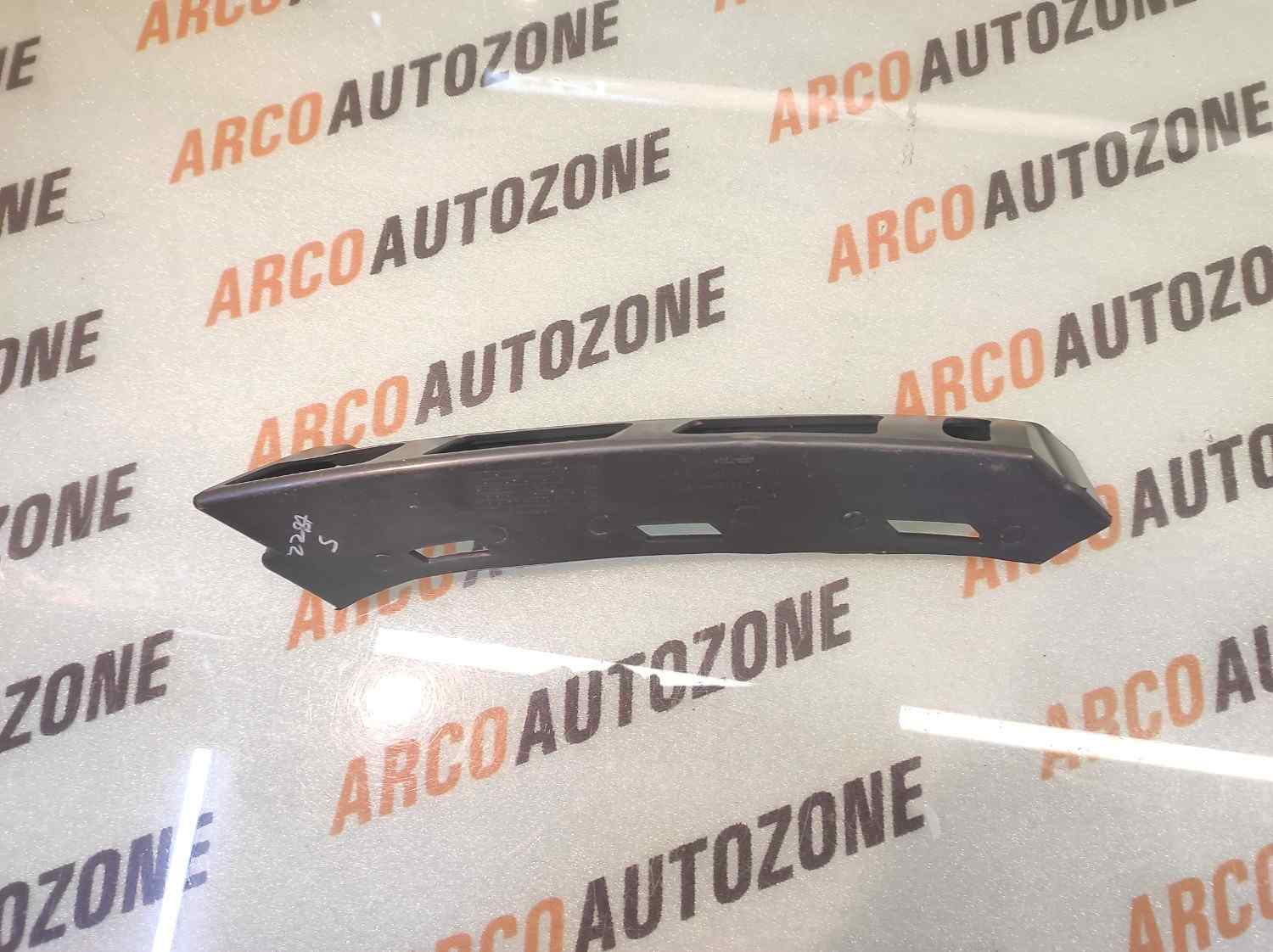 HEAD LAMP BRACKET I20 T1 LEFT HYU 865631J500