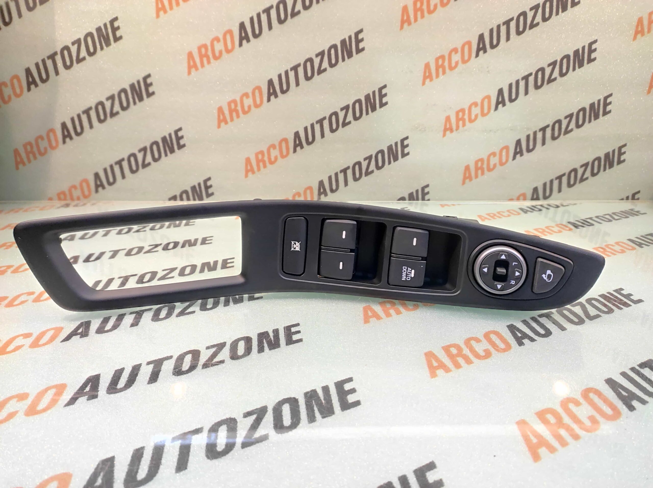 POWER WINDOW SWITCH MAIN ACTIVE ELITE T2 AUTO HYU 93570C75504X