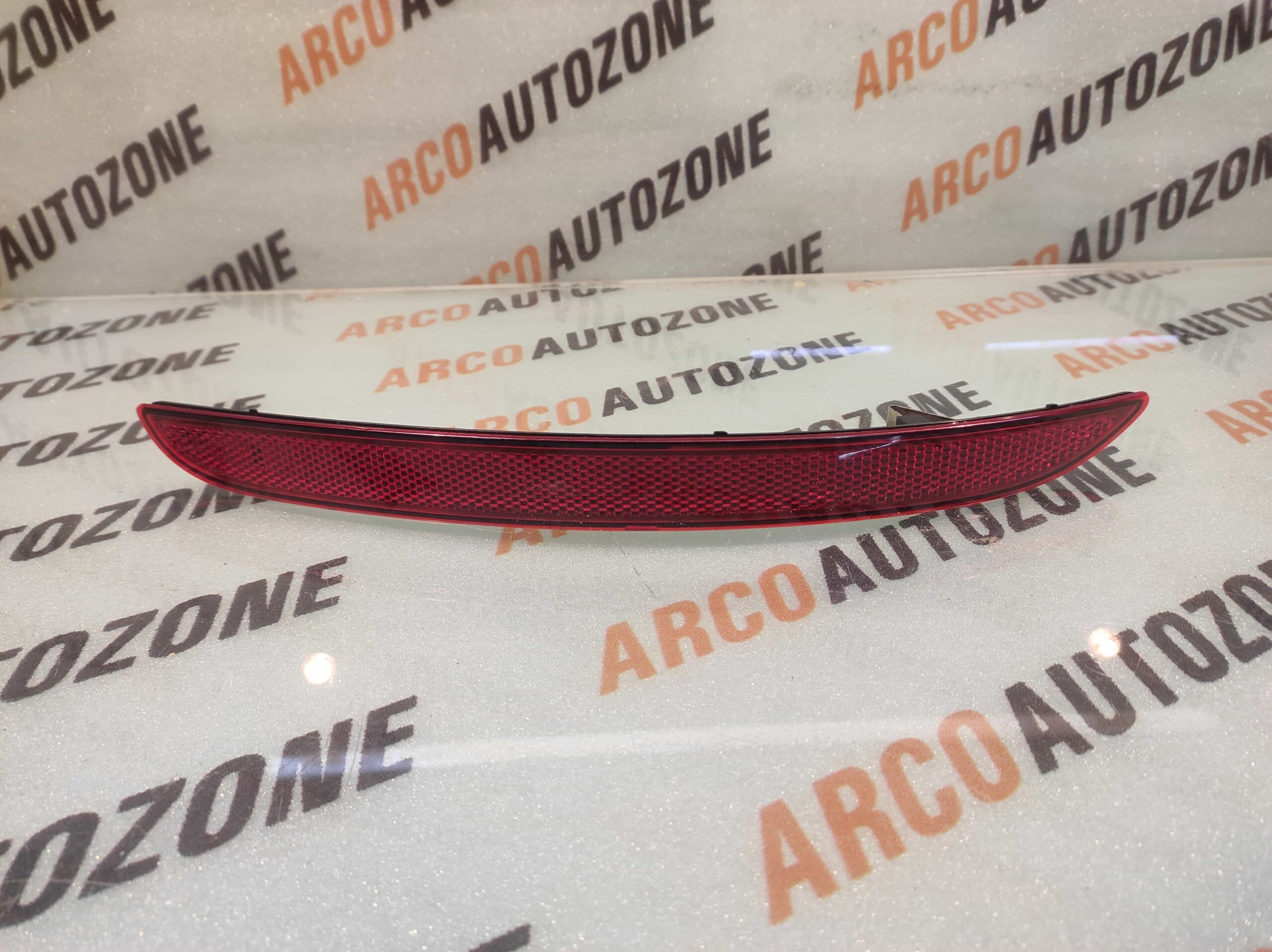 REAR BUMPER REFLECTOR LINEA T2 RIGHT OE