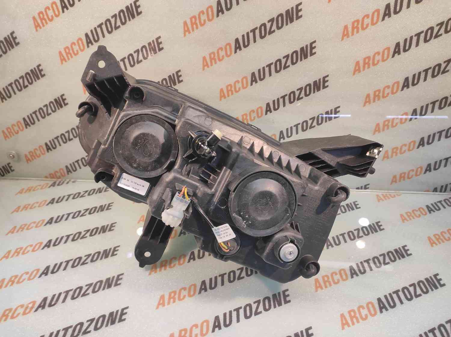 LIGHTING HEAD LIGHT KIGER LOW RIGHT NON LED REN 260105561R