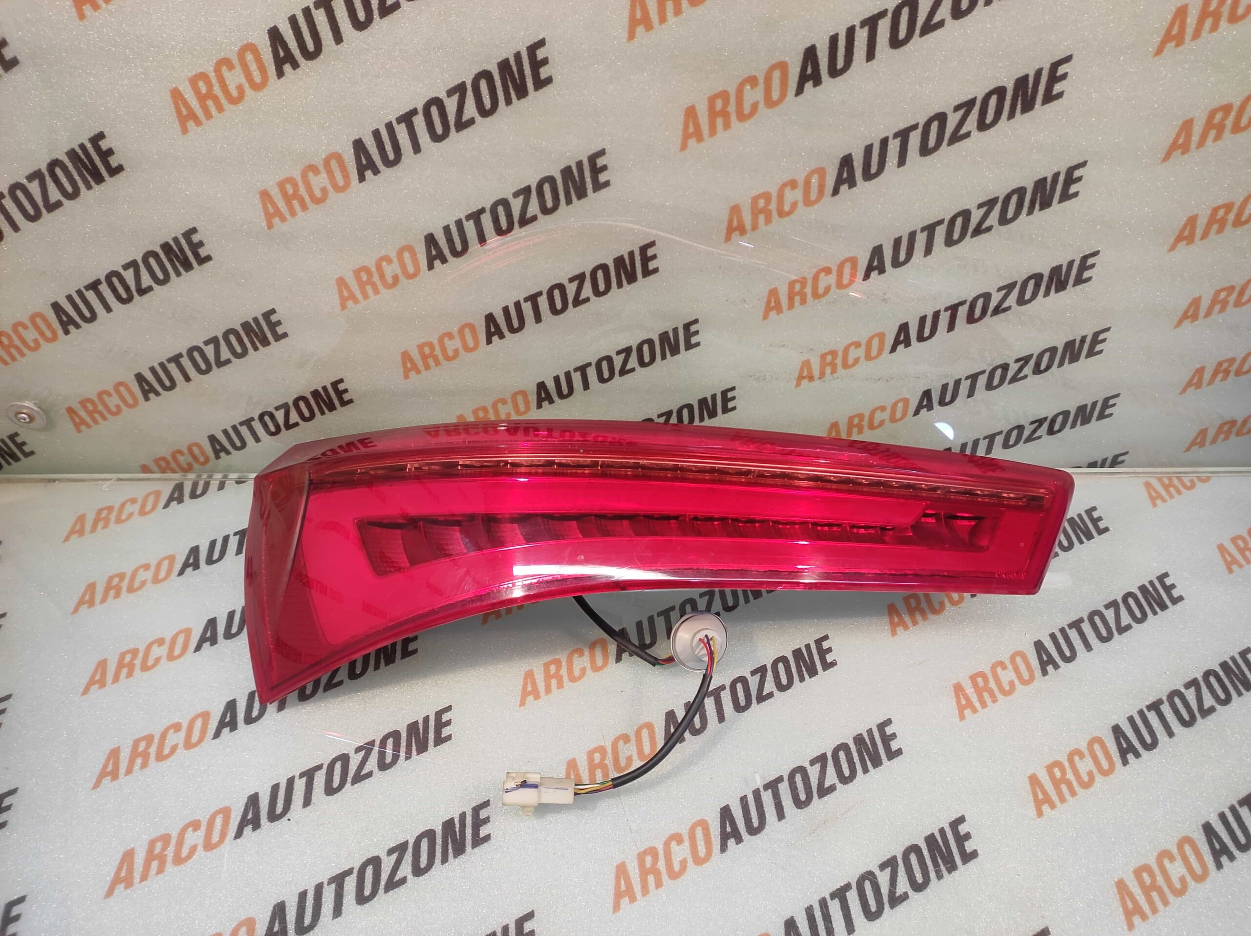 LIGHTING TAIL LIGHT HECTOR LEFT LOT