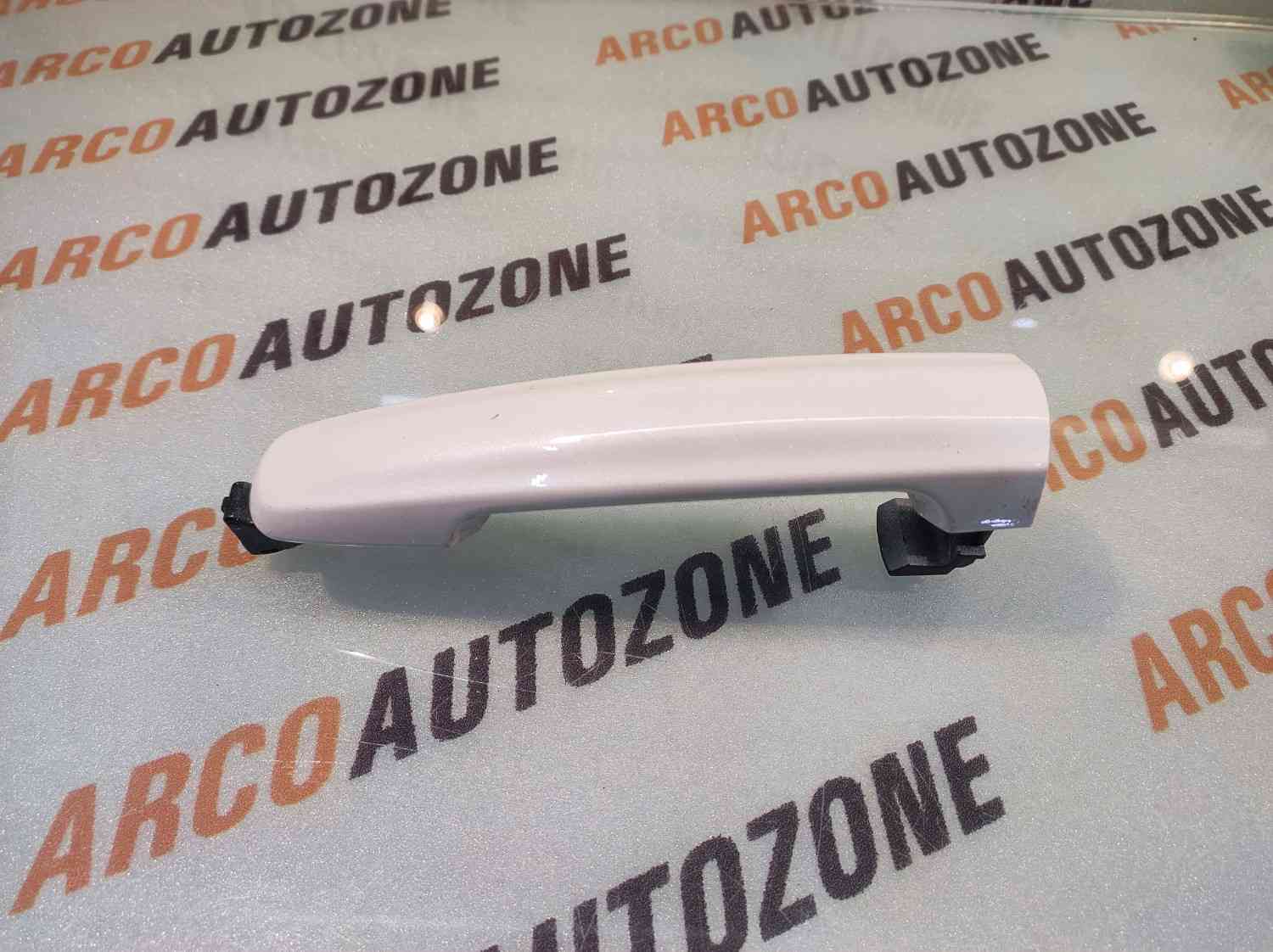 OUTER HANDLE CIAZ SCROSS BREZZA WHITE ALL SIDE COMMON 84718M76M105PK