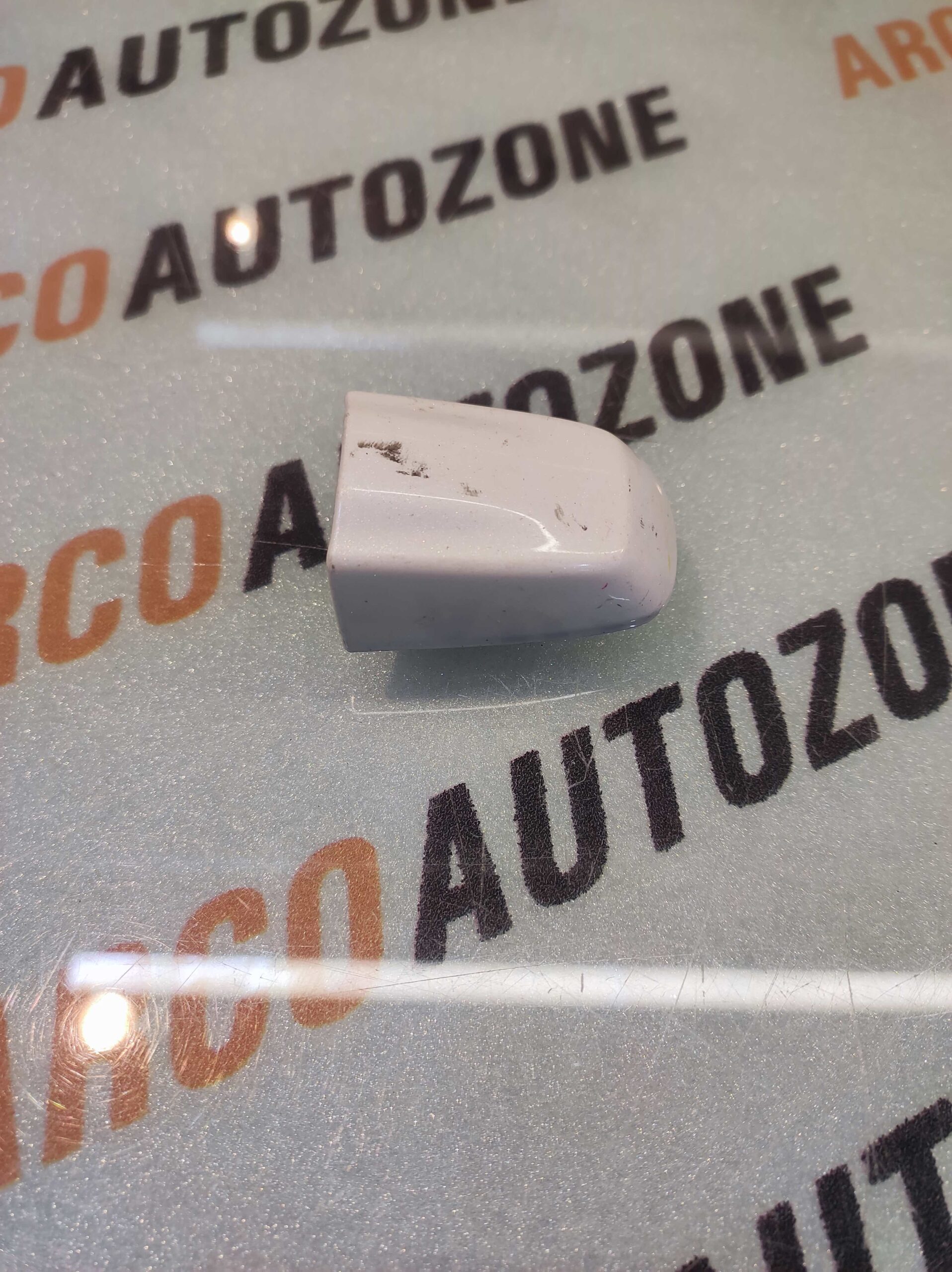 OUTER HANDLE CAP CIAZ BREZZA SCROSS REAR RIGHT REAR LEFT HOLE WHITE