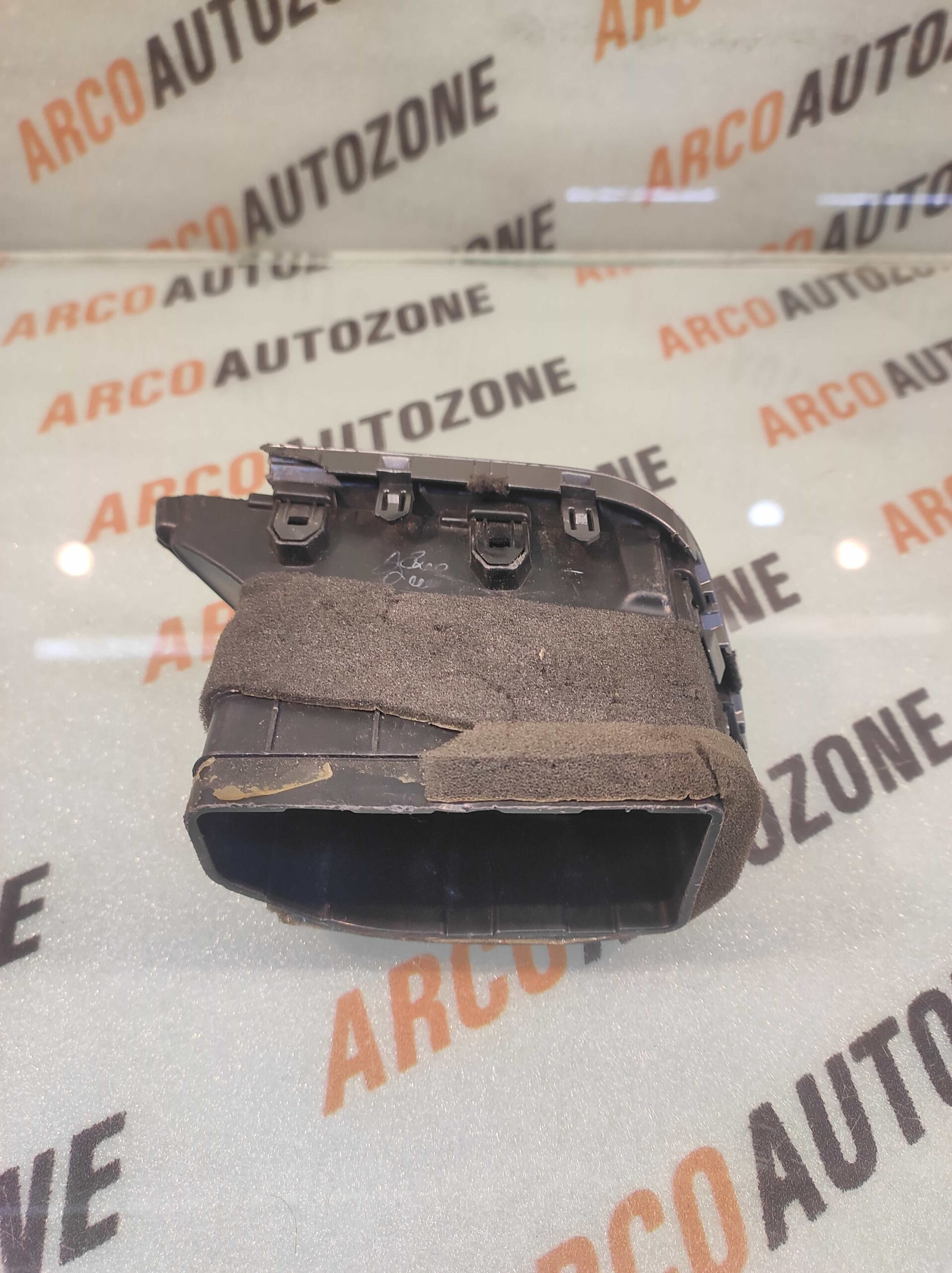 AC VENT VERNA 18 RIGHT HYU 97490H6900 LOT