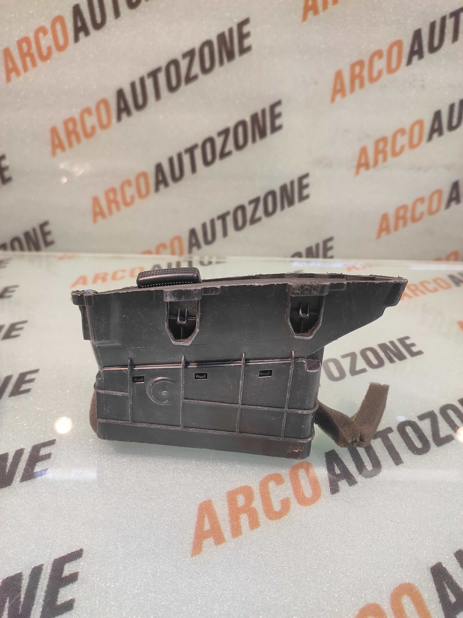 AC VENT VERNA 18 LEFT HYU 97480H6900 LOT