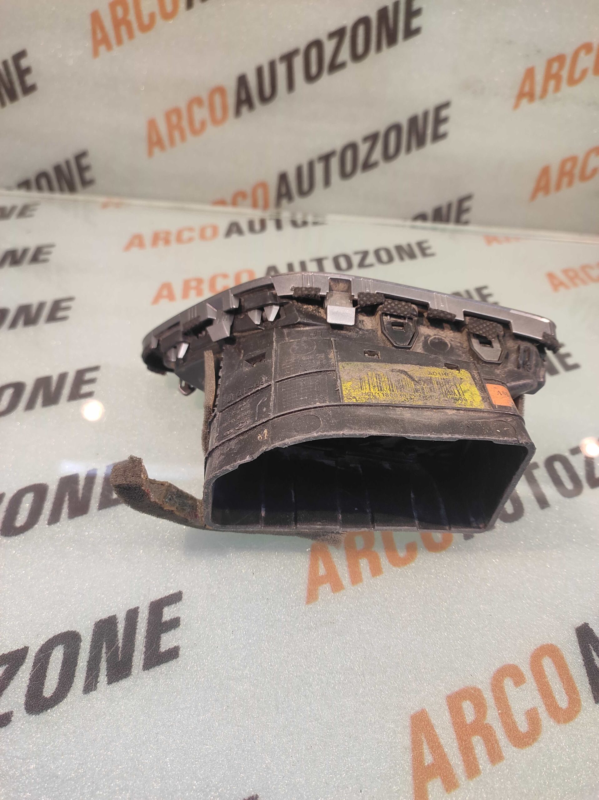 AC VENT VERNA 18 LEFT HYU 97480H6000 LOT