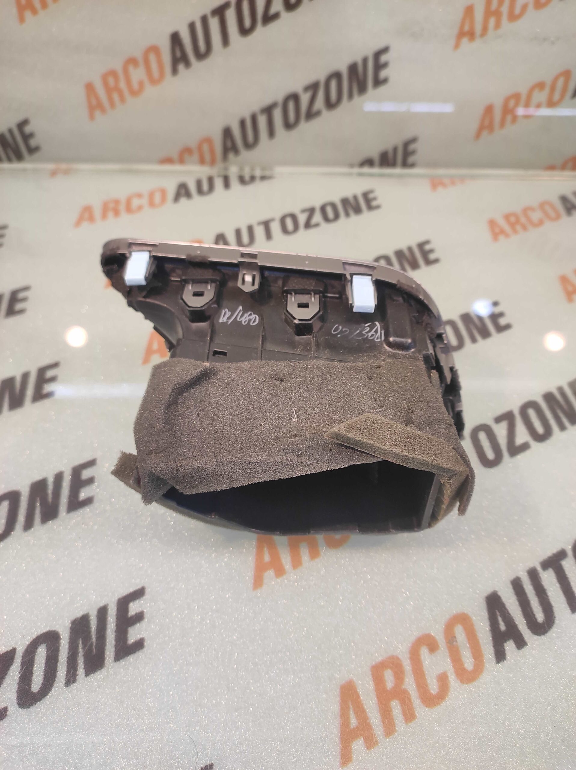 AC VENT VERNA 18 RIGHT HYU 97490H6000 LOT