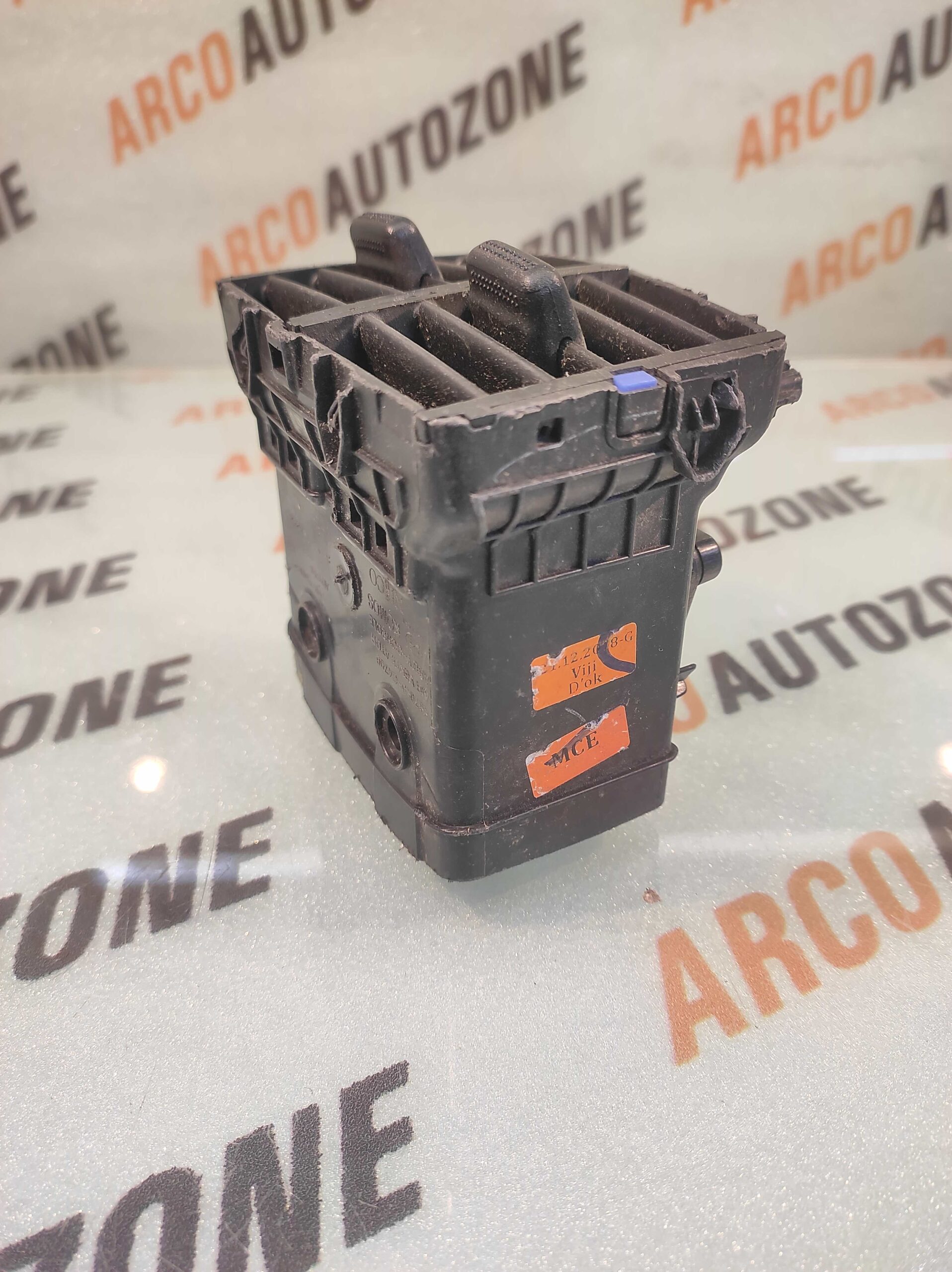 AC VENT REAR SANTRO 18 HYU 97040C4700 LOT