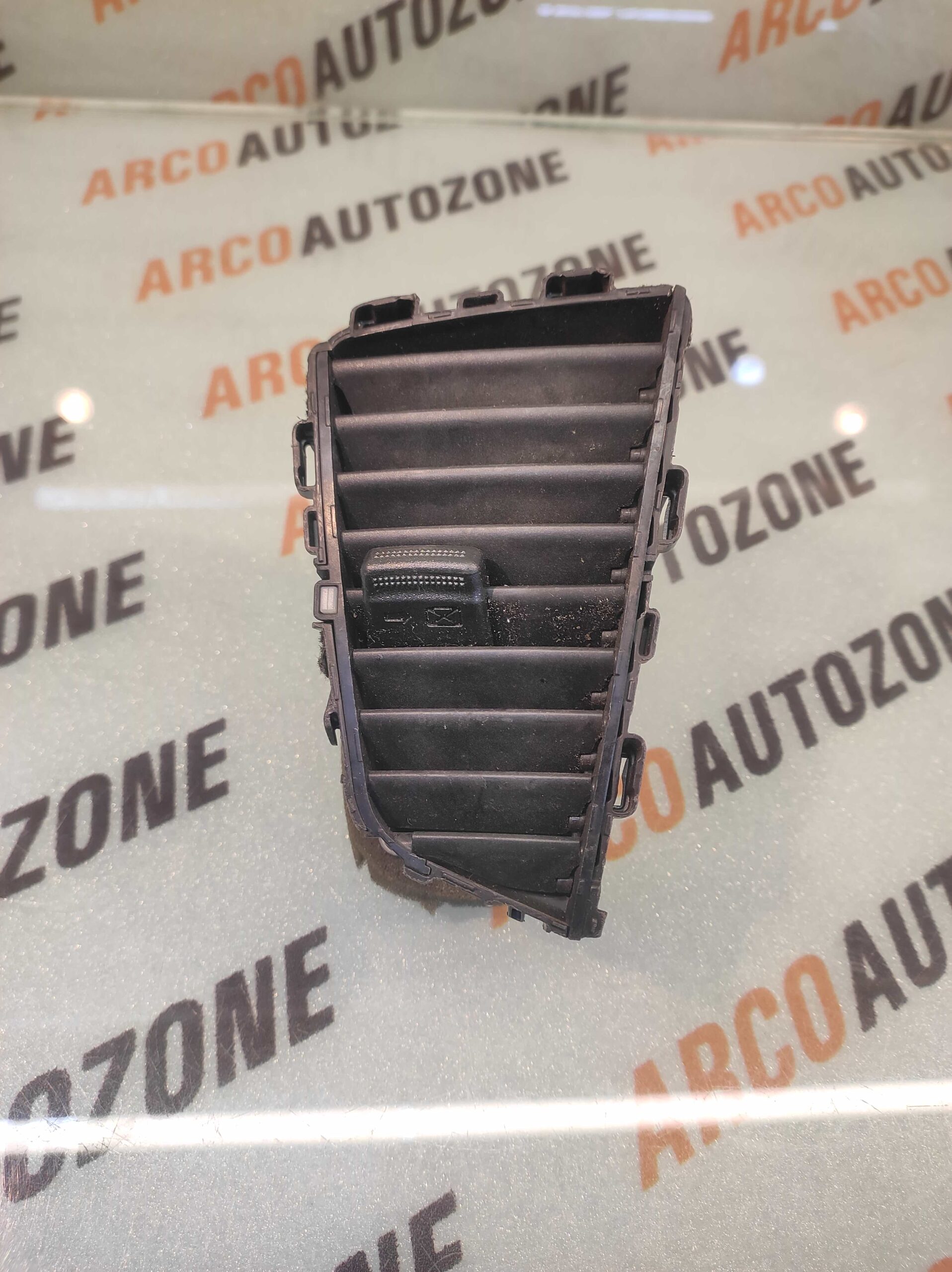 AC VENT CENTER SANTRO 18 RIGHT 97420C4900 LOT