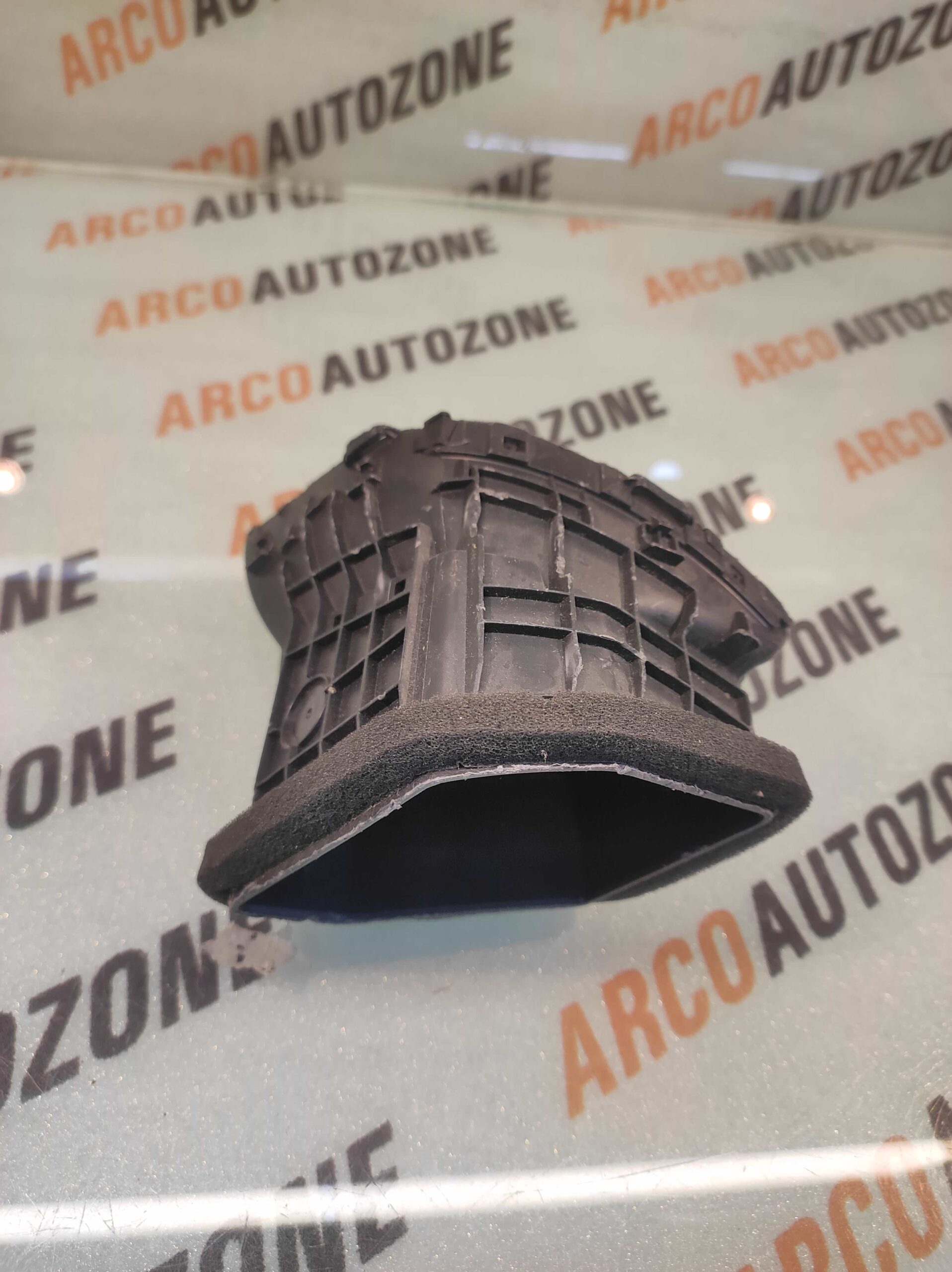 AC VENT SELTOS RIGHT KIA 97490Q6000 LOT