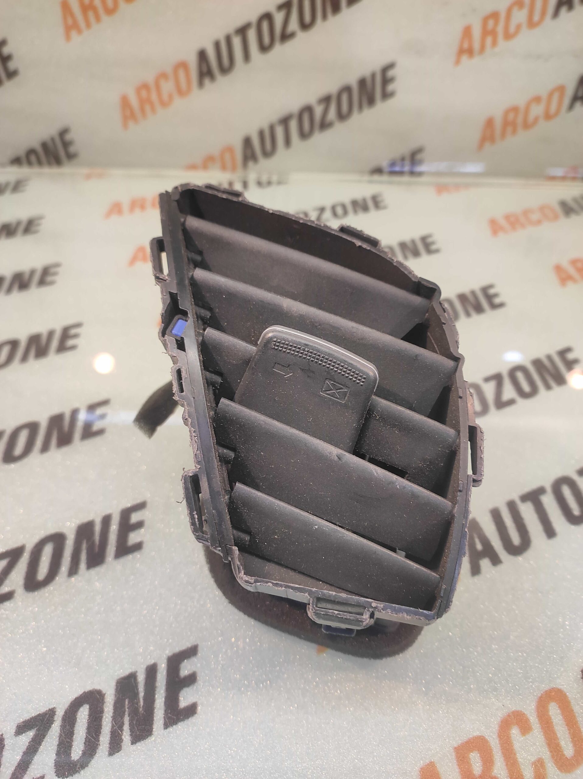 AC VENT SELTOS LEFT KIA 97480Q6000 LOT