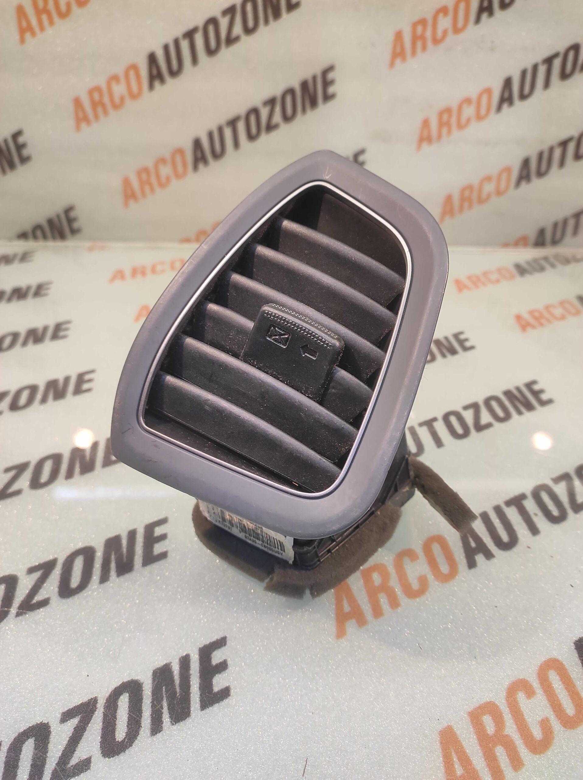 AC VENT SANTRO 2018 RIGHT USED 97490C8000TRY