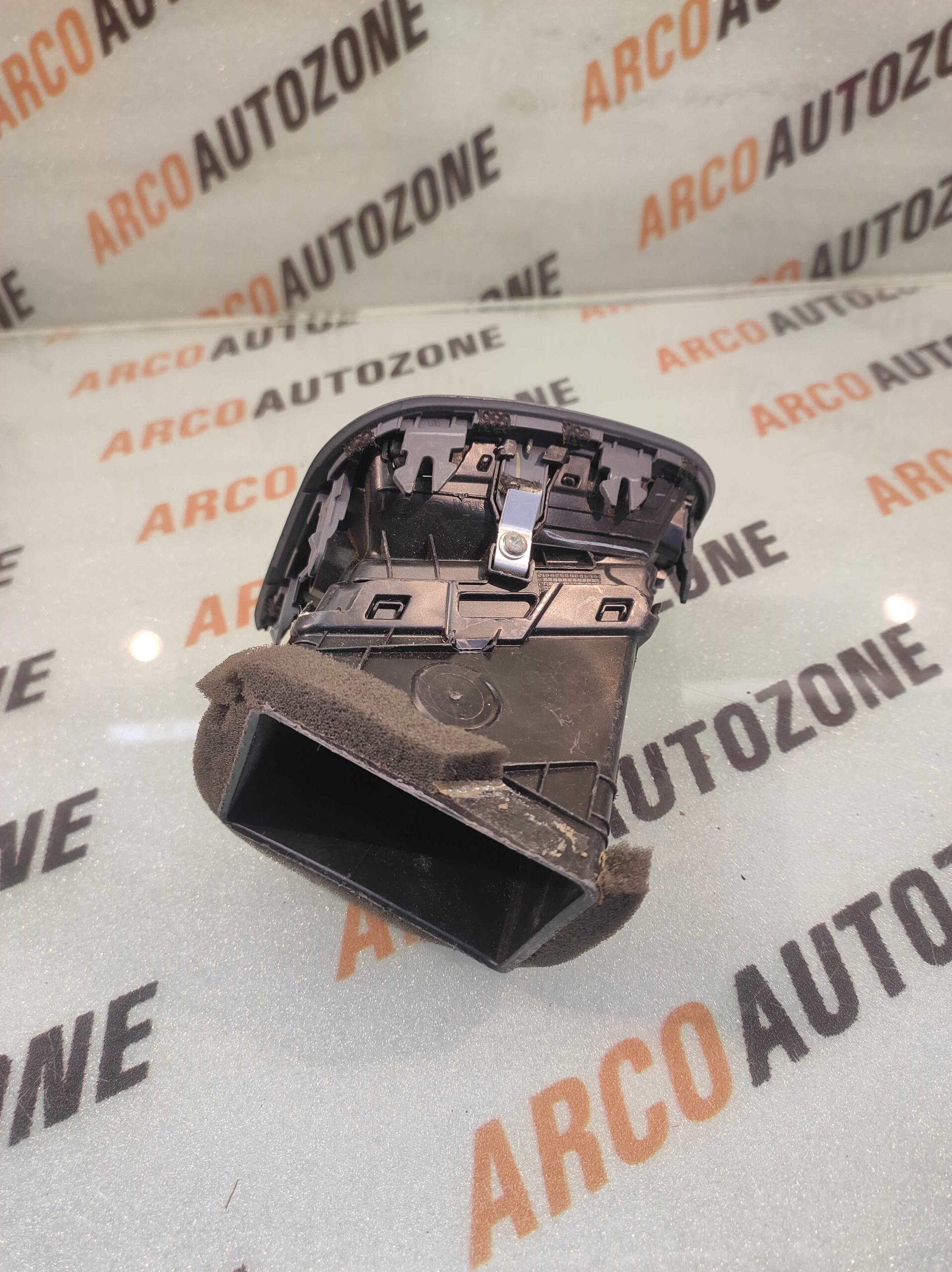AC VENT SANTRO 2018 RIGHT USED 97490C8000TRY