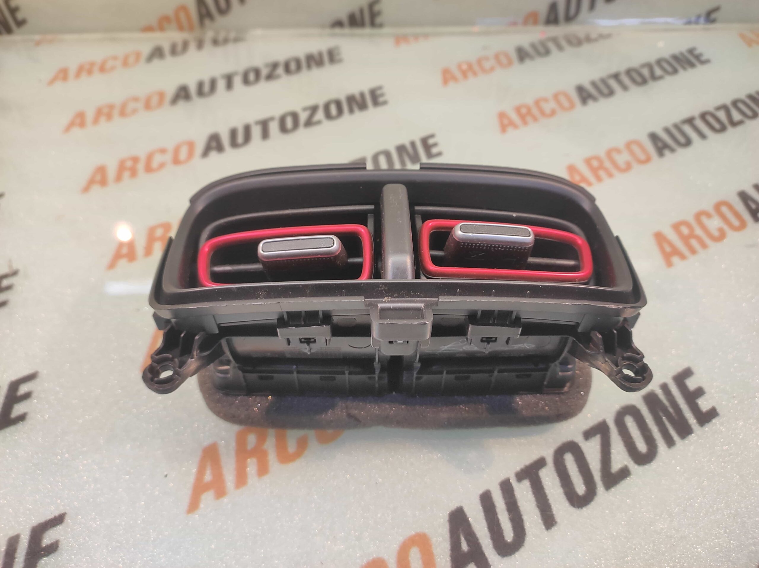 REAR AC VENT CRETA 20 ALCAZAR T1 DESTITUTE CHROME 1 LOCK DAMAGE HYU 97040BV900 LOT