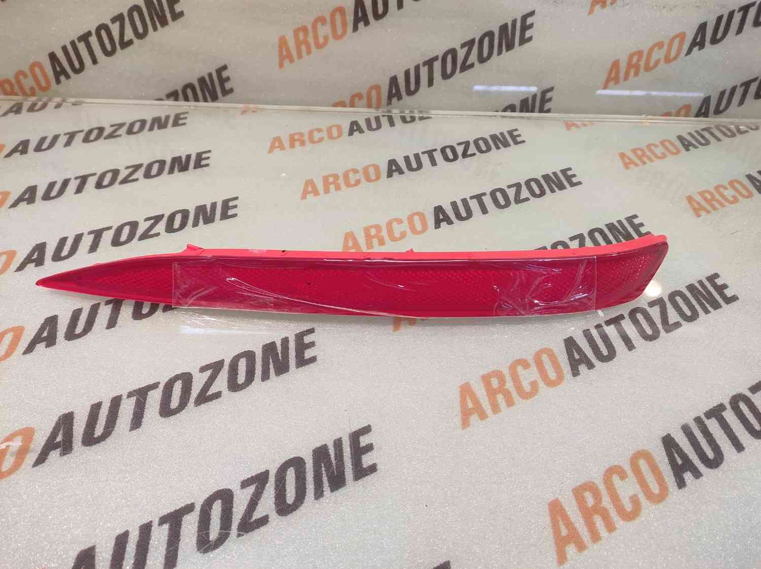 REAR BUMPER REFLECTOR VERNA 2020 LEFT HYU 92405H6500