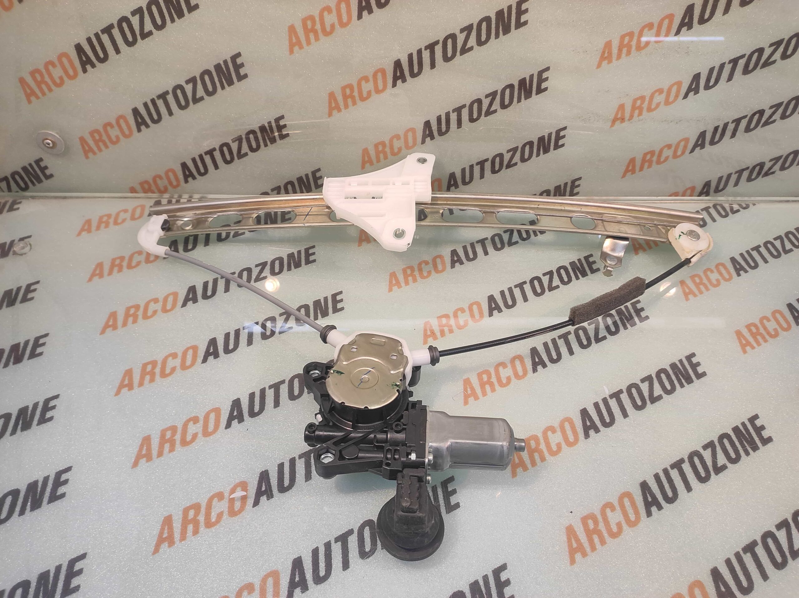 GLASS MACHINE SWIFT 2012 FRONT RIGHT 83401M74L12