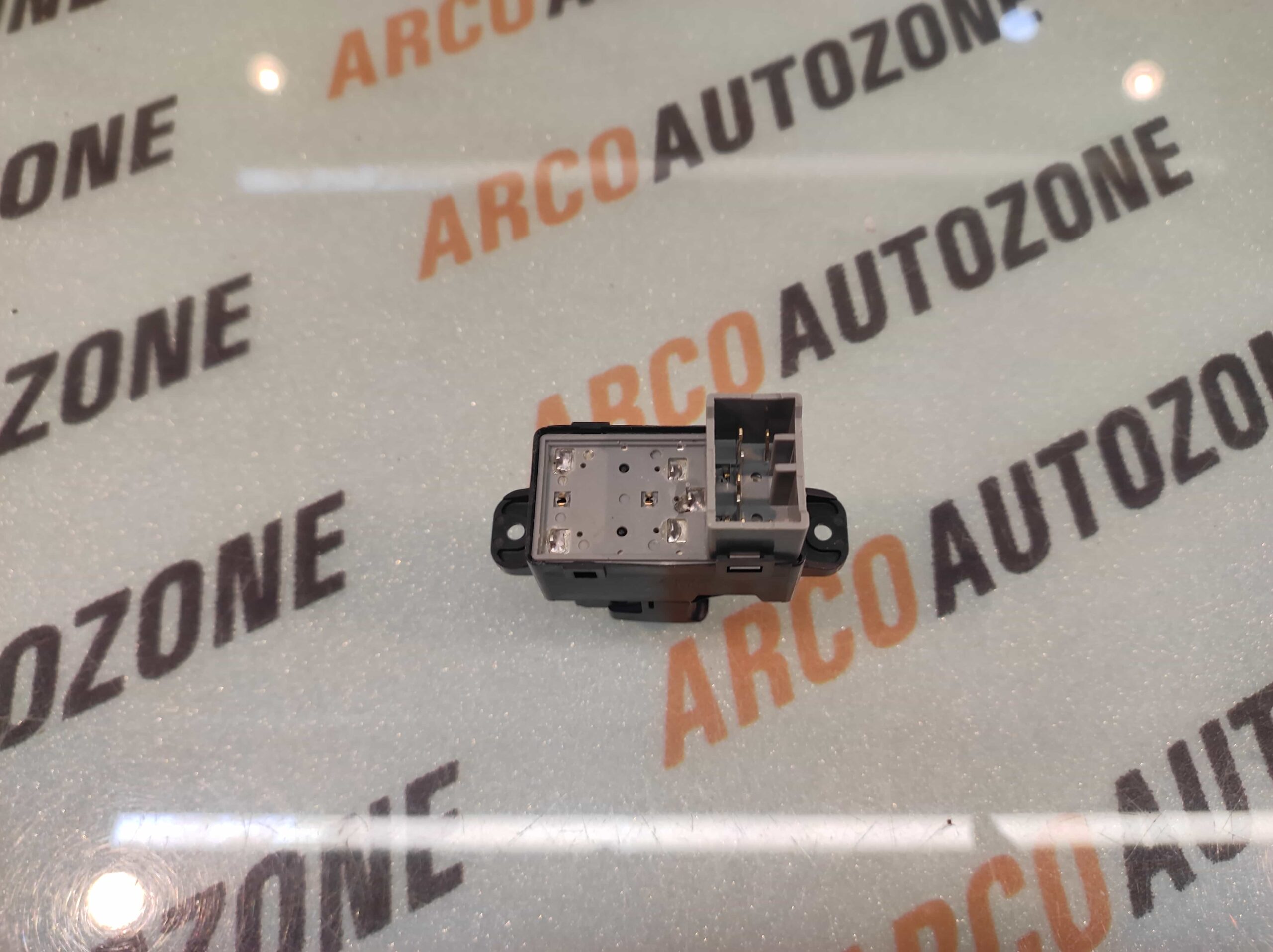 POWER WINDOW SWITCH SINGLE ELITE 7 PIN