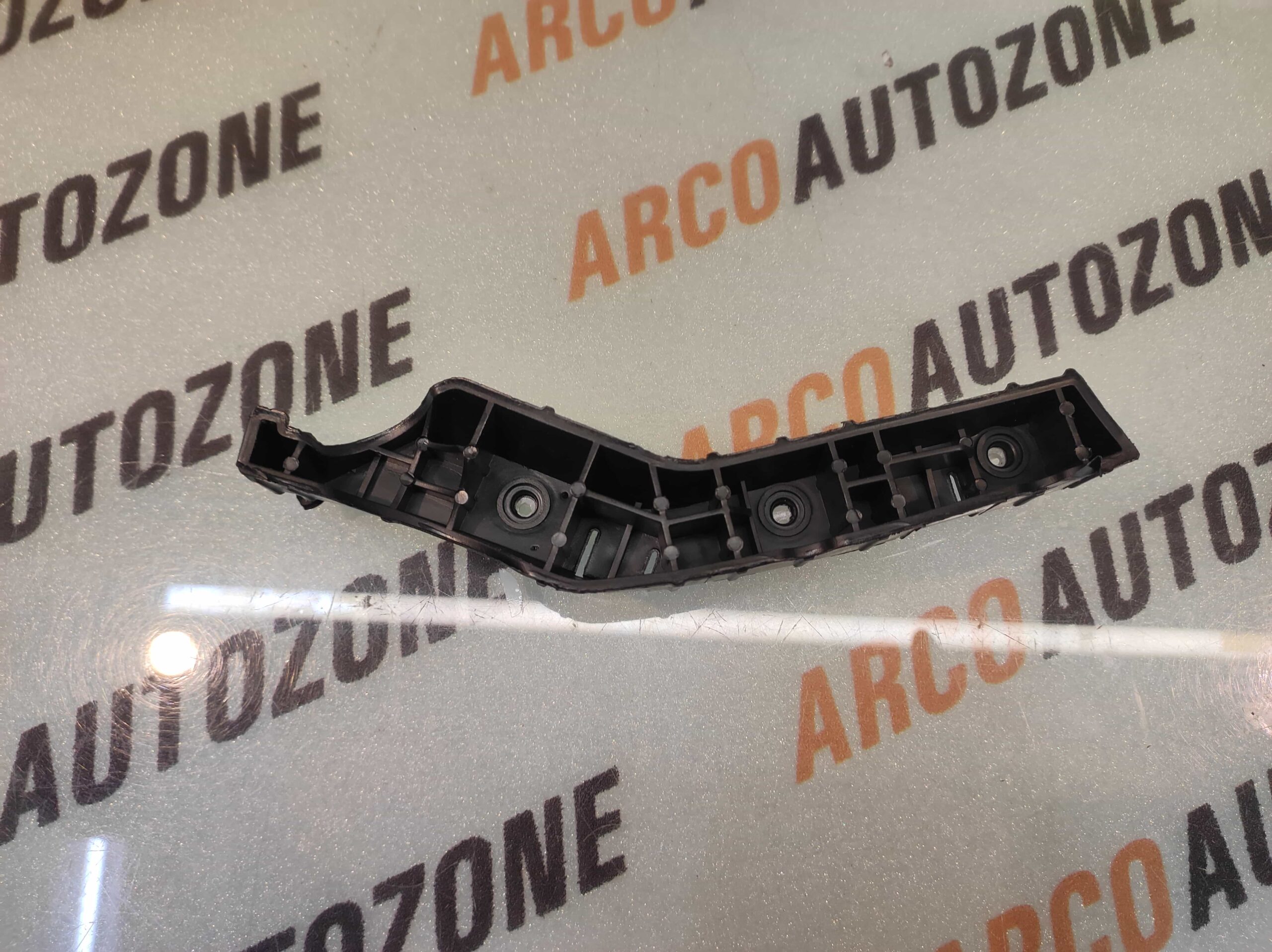 FRONT BUMPER BRACKET EON RIGHT HYU 865144N000