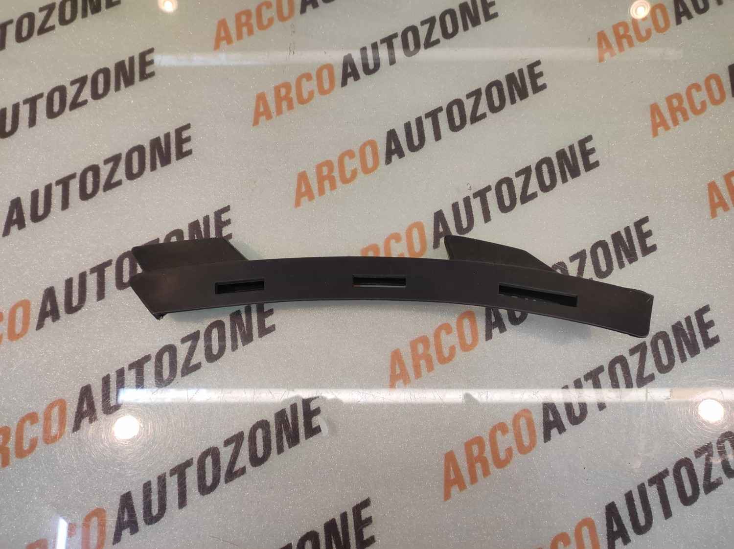 HEAD LIGHT BRACKET VERNA 12 LEFT HYU 865831V000