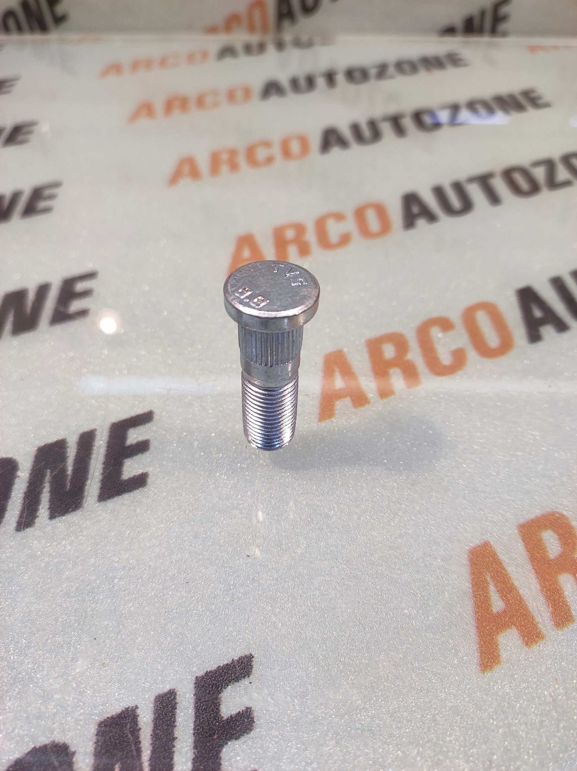 WHEEL STUD SWIFT MARUTI UNIVERSAL