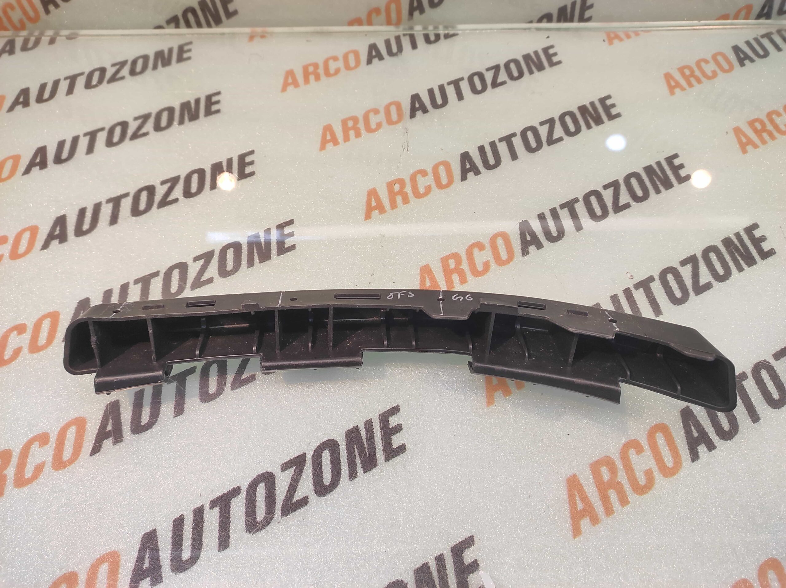HEAD LIGHT BRACKET VENUE RIGHT HYU 86526K3000