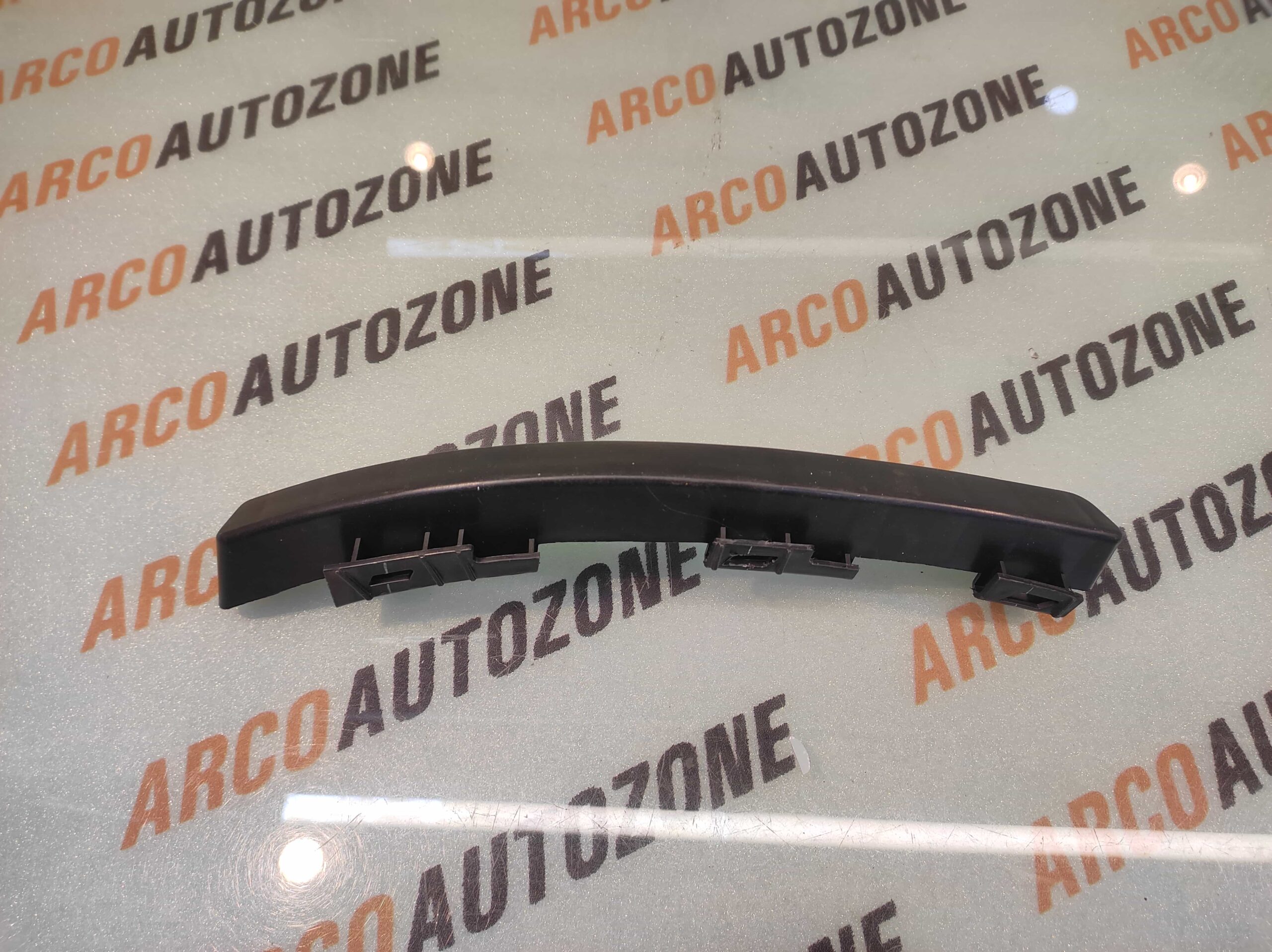 HEAD LIGHT BRACKET VENUE RIGHT HYU 86526K3000