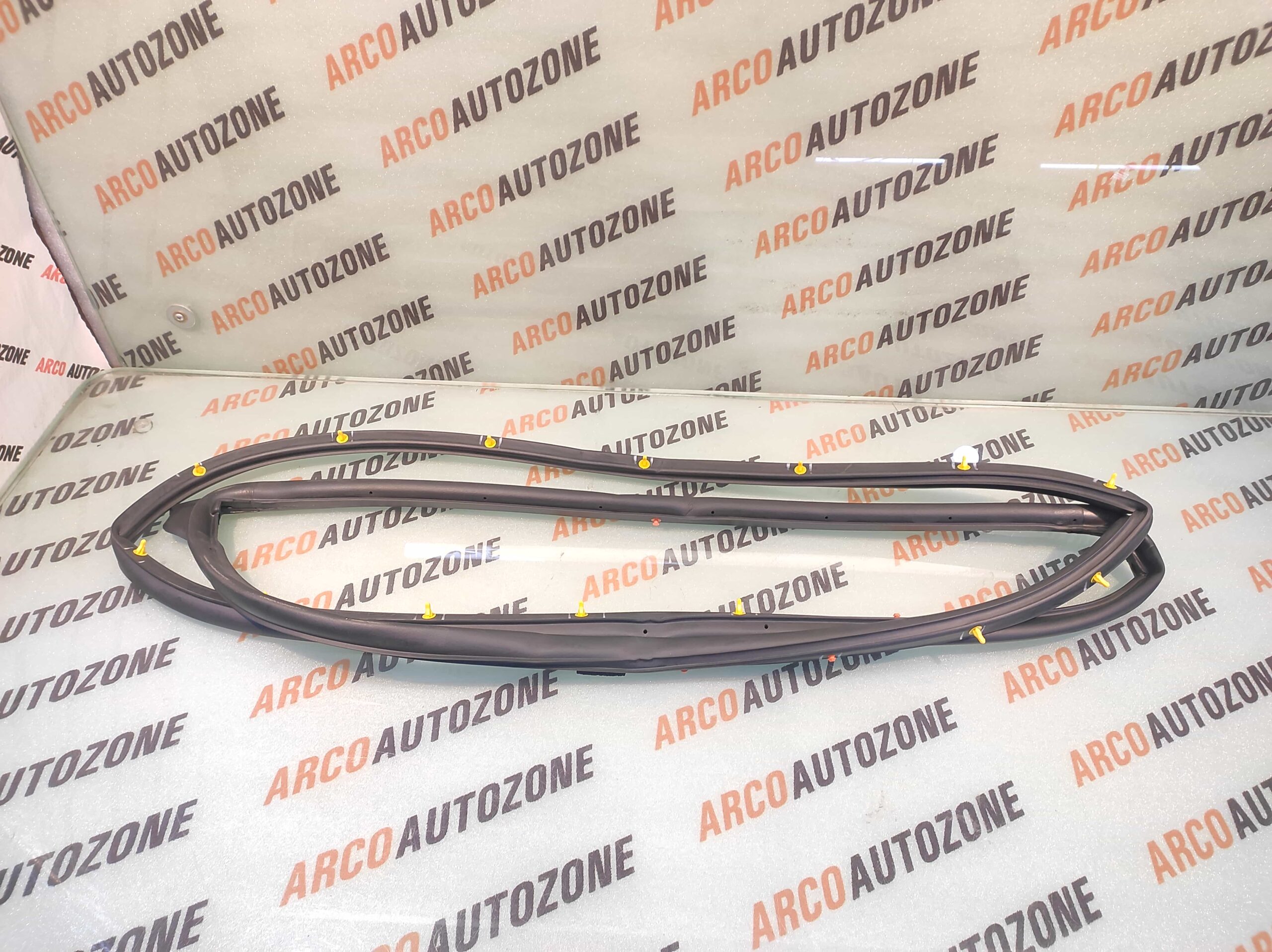 DOOR RUBBER VERNA 12 REAR RIGHT HYU 831401V000